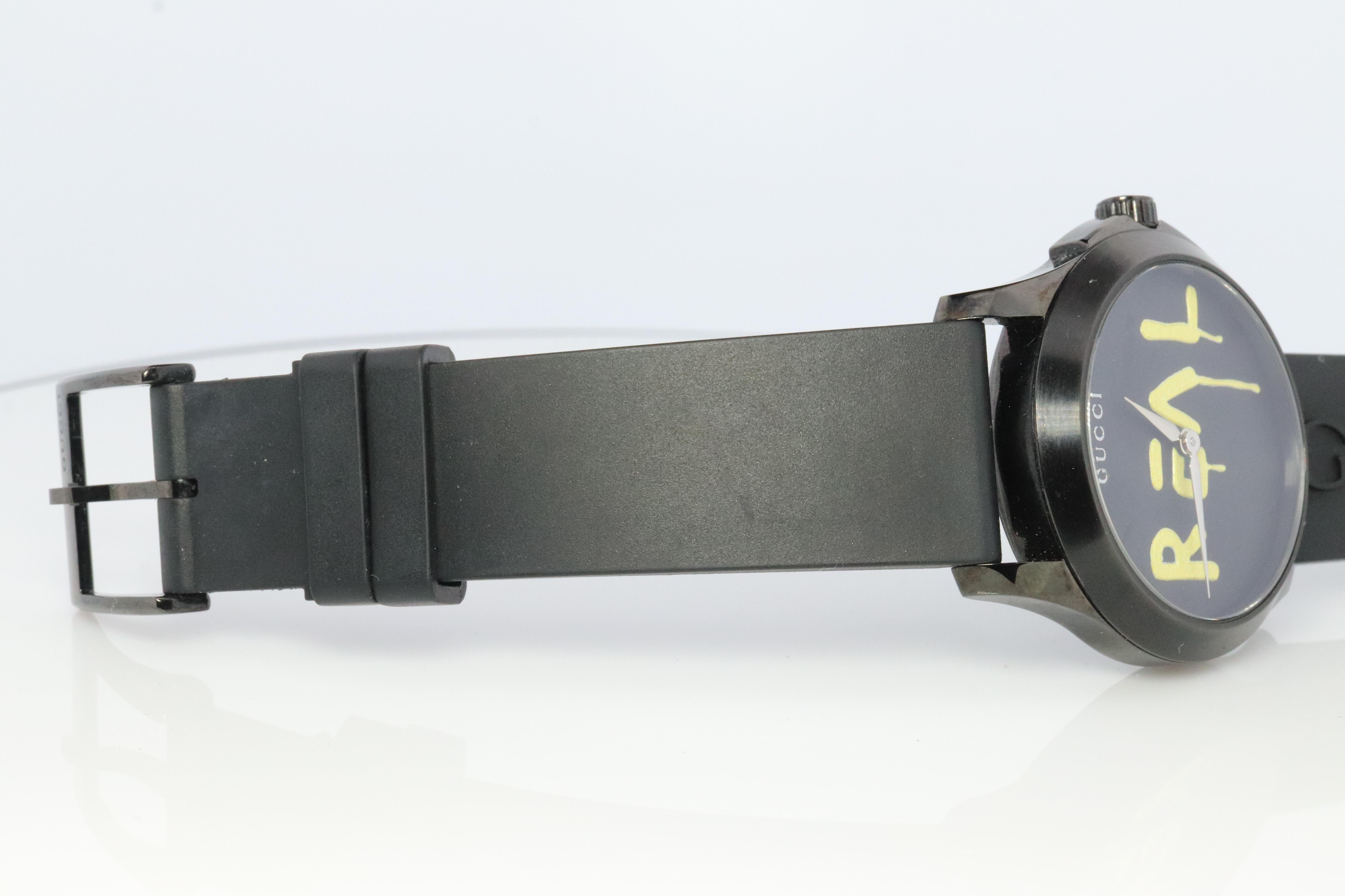 Gucci Watch. Gucci Ghost Real G-Timeless. Gucci 126.4 Mens Large Watch In Excellent Condition In Port Charlotte, FL