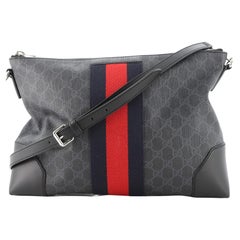 Gucci Messenger GG aus beschichtetem Segeltuch Medium mit Web-Reißverschluss