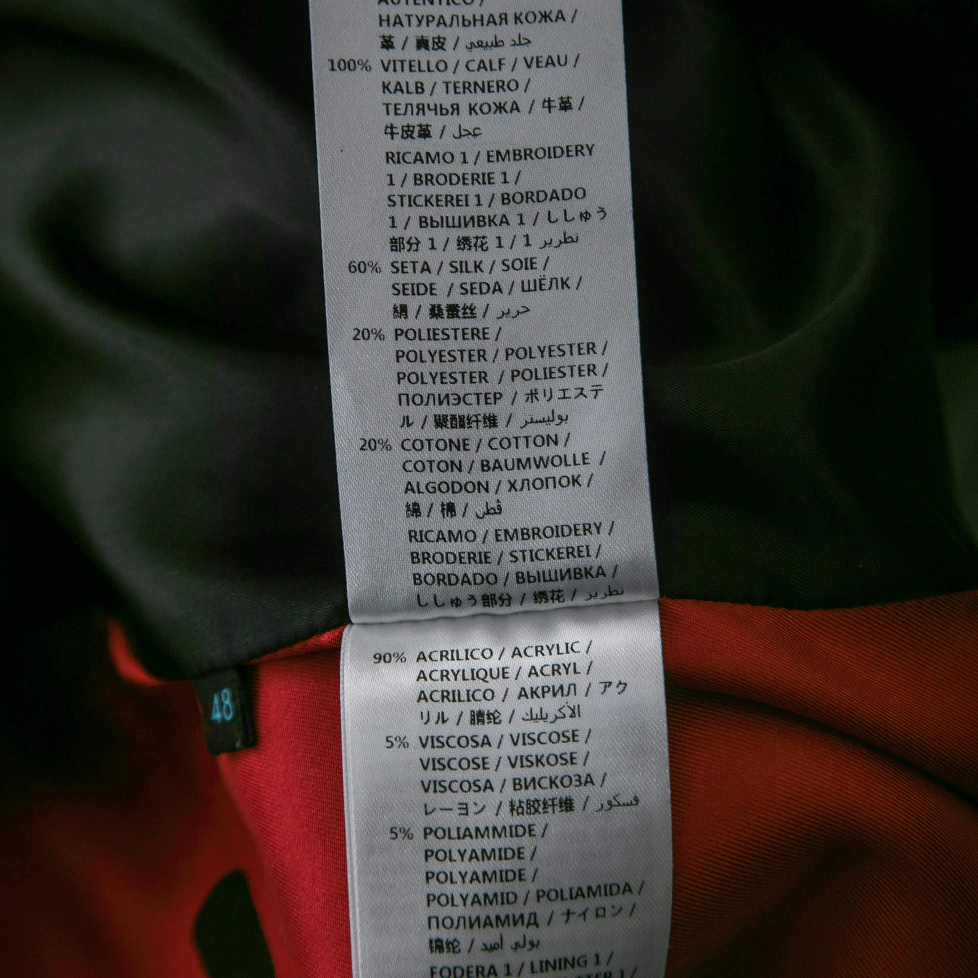Gucci Weiß/Schwarz Handgemalte Leder Patch Detail Biker Jacke im Zustand „Gut“ im Angebot in Dubai, Al Qouz 2