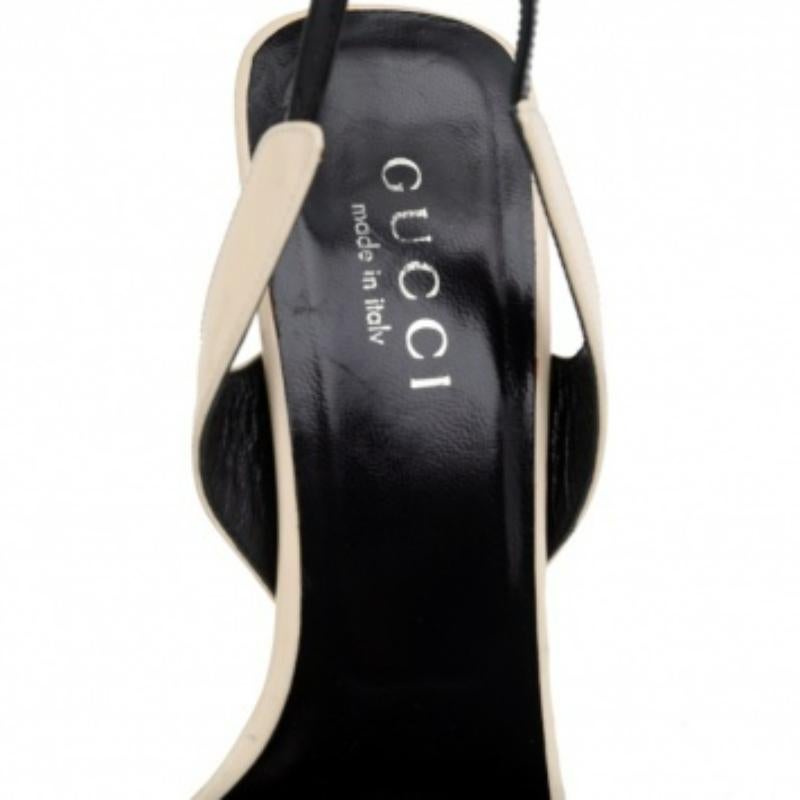 Grigio Gucci Sandali alla caviglia in pelle bianca/nera misura 37 in vendita