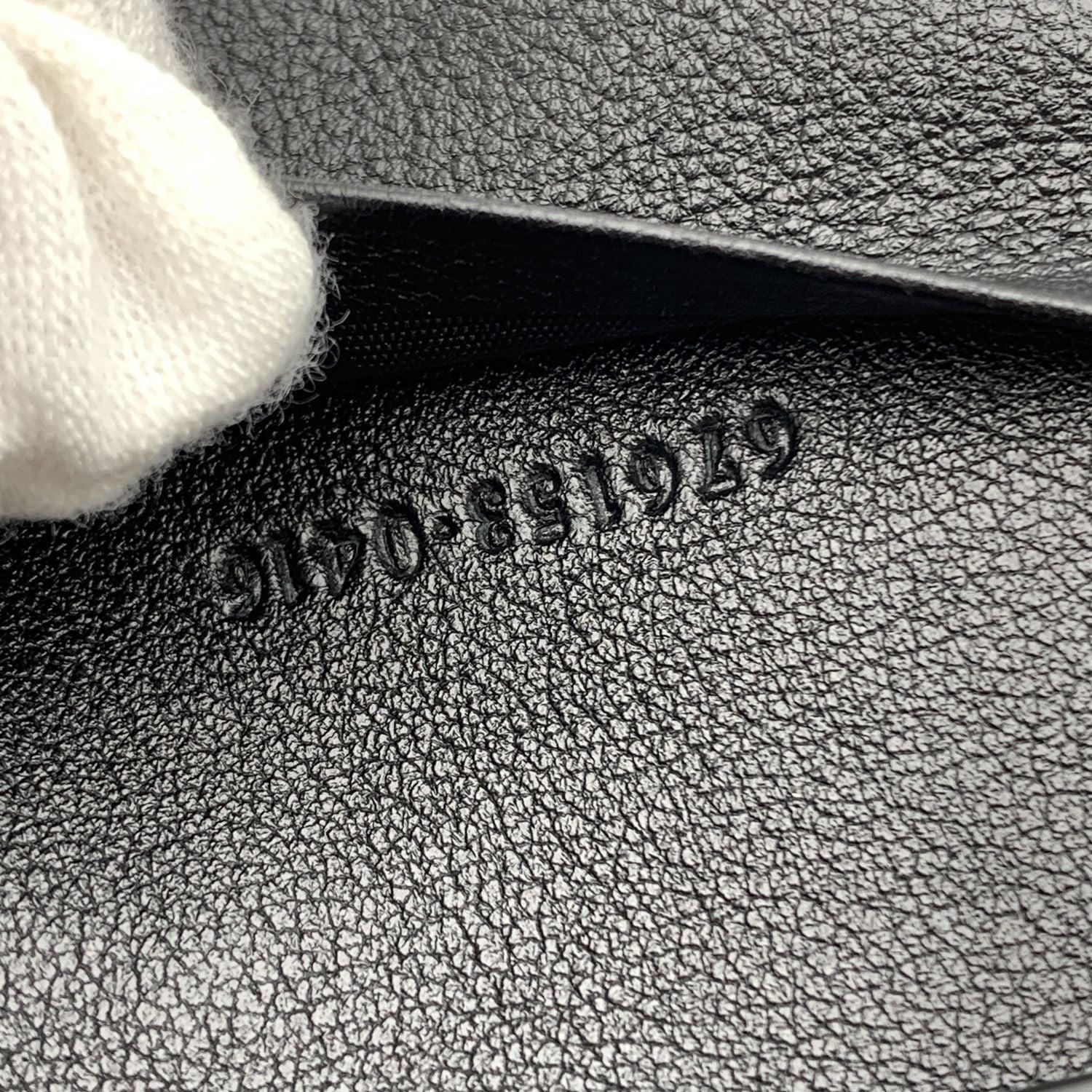 Gucci White Black Monogram Leather Wonka 6 Key Case Holder Pouch en vente 3