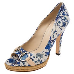 Gucci White/Blue Floral Print Canvas Horsebit Peep Toe Pumps Size 39