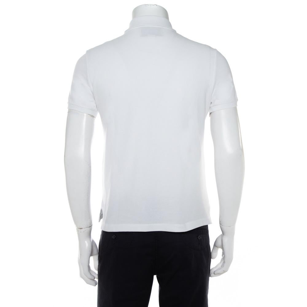 Gucci Weiß Baumwolle Pique Crest Applique Detail Polo T-Shirt S im Zustand „Gut“ in Dubai, Al Qouz 2