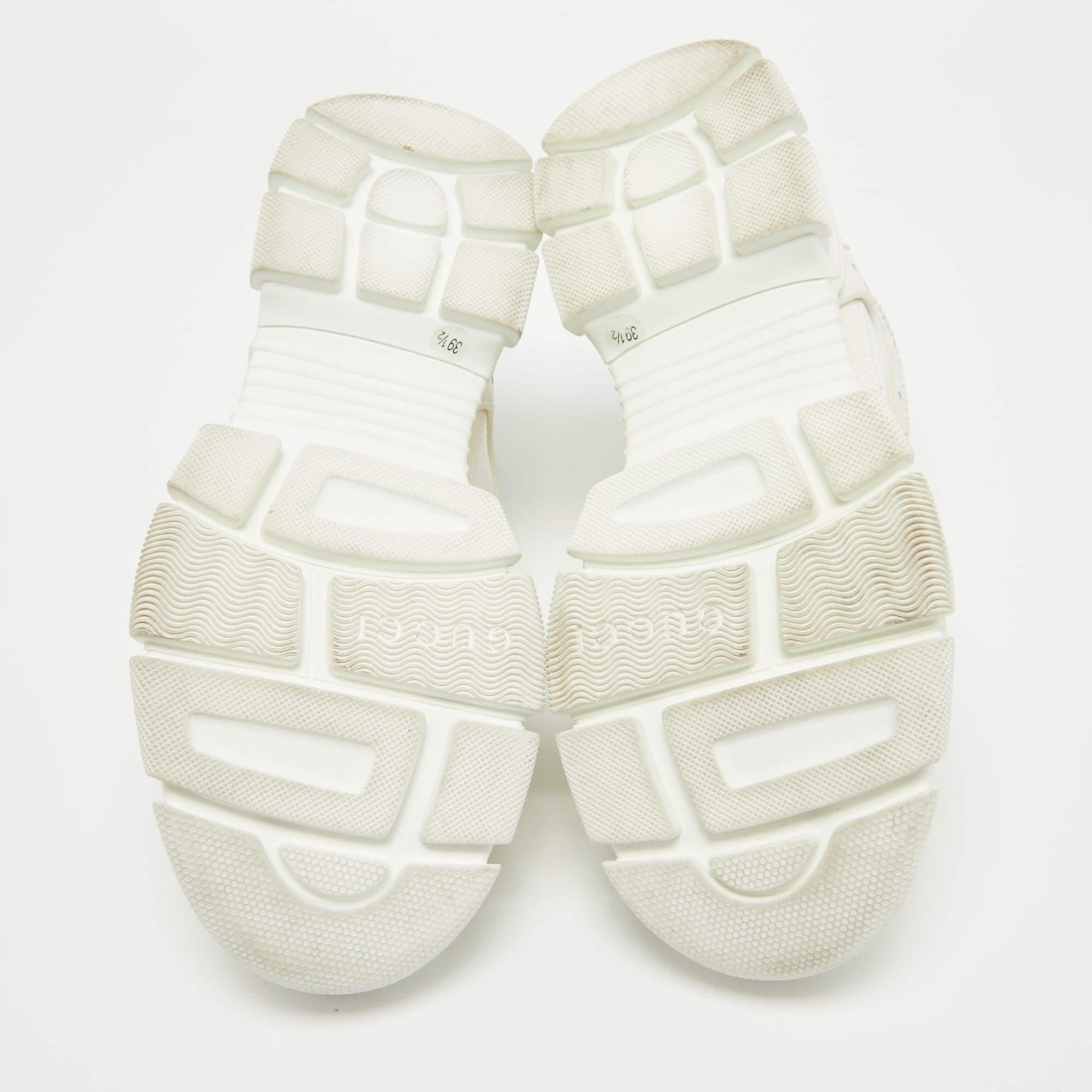 Gucci White/Cream Canvas Leather Flashtrek Sneakers Size 39.5 For Sale 1