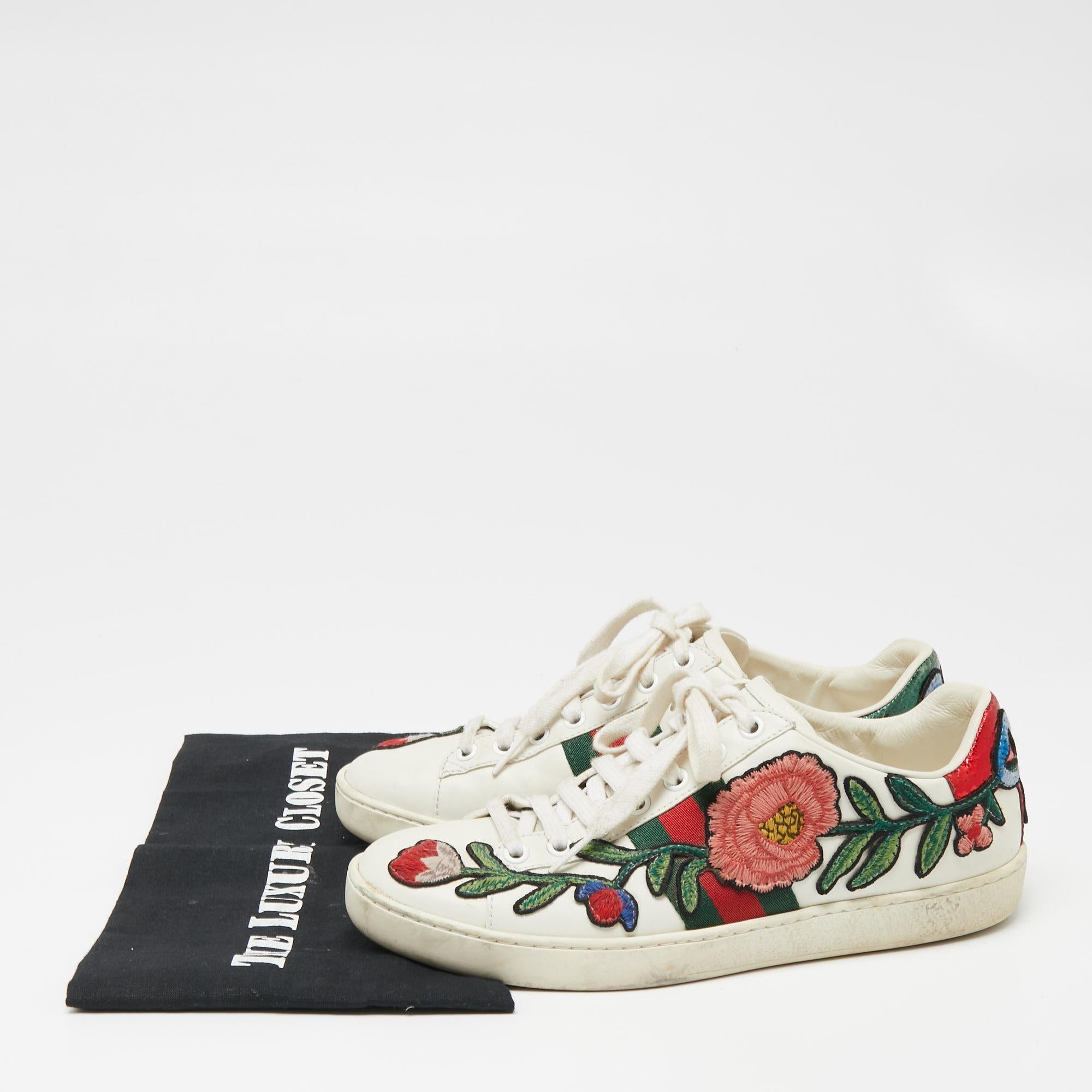Gucci White Floral Embroidered Leather Ace Low Top Sneakers Size 36.5 In Good Condition In Dubai, Al Qouz 2