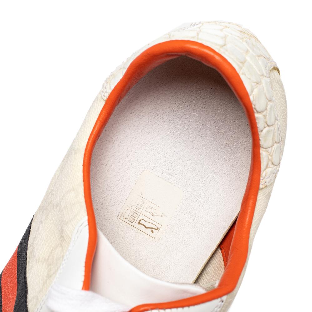 Gucci Weiße GG Low Top Sneakers aus beschichtetem Segeltuch und Leder mit Web Größe 39,5 im Angebot 1