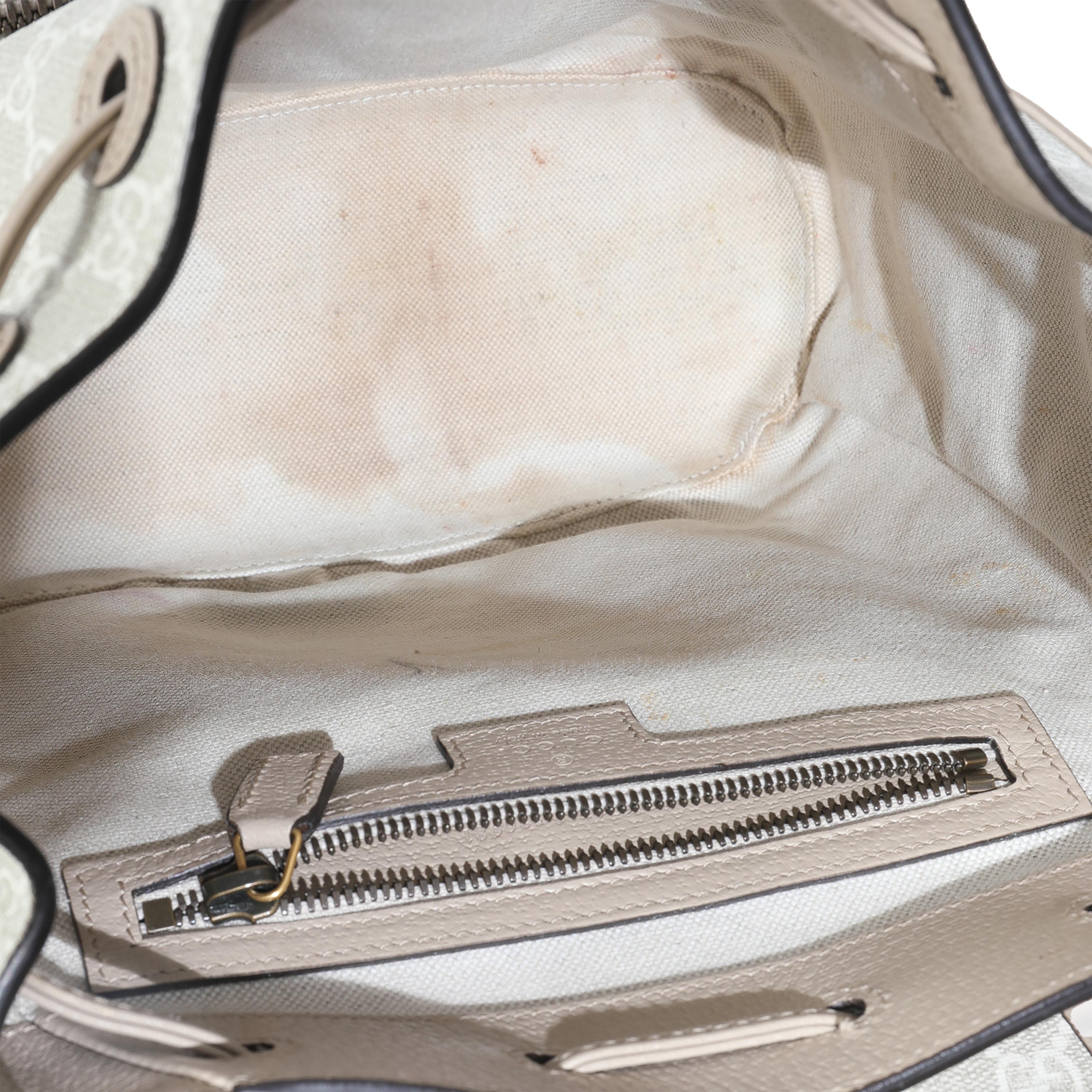 Gucci White GG Supreme Monogram Azalea Calfskin Retro Interlocking G Buckle Back en vente 1