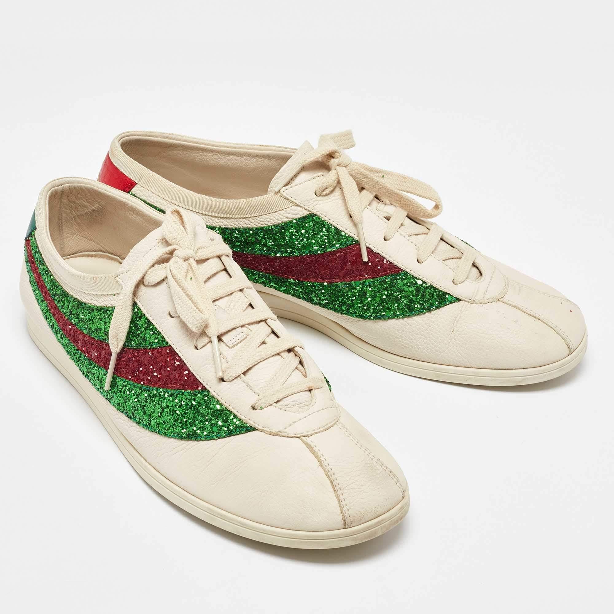 Gucci Baskets Falacer à lacets en cuir et paillettes blanches, taille 43 Bon état - En vente à Dubai, Al Qouz 2