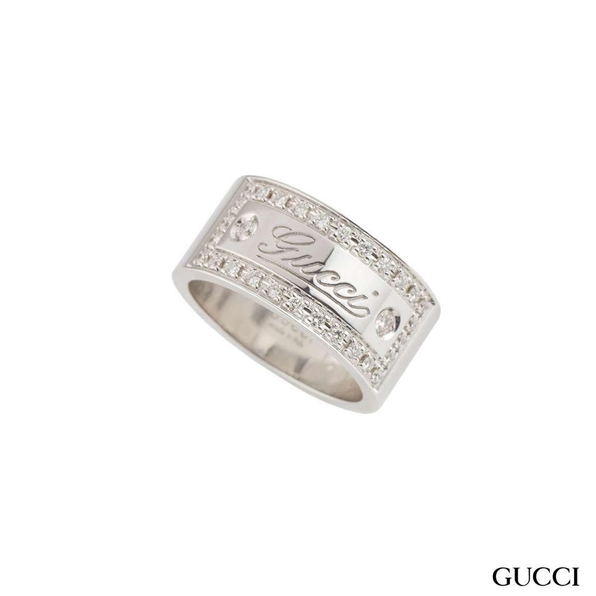 Gucci White Gold Diamond Band Ring In Excellent Condition For Sale In London, GB