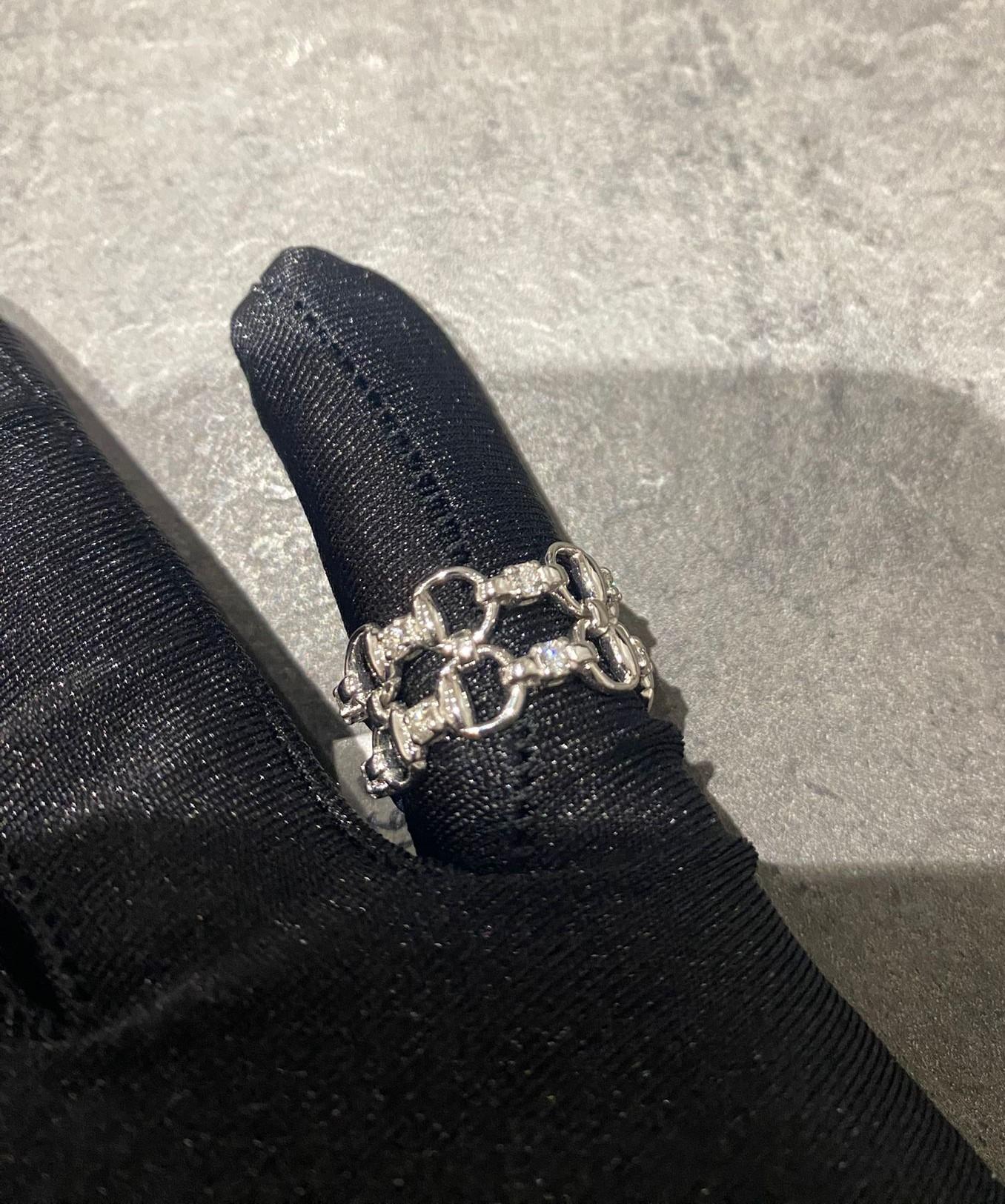 Gucci White Gold Horsebit Diamond Ring 0.50ct In Excellent Condition For Sale In London, GB
