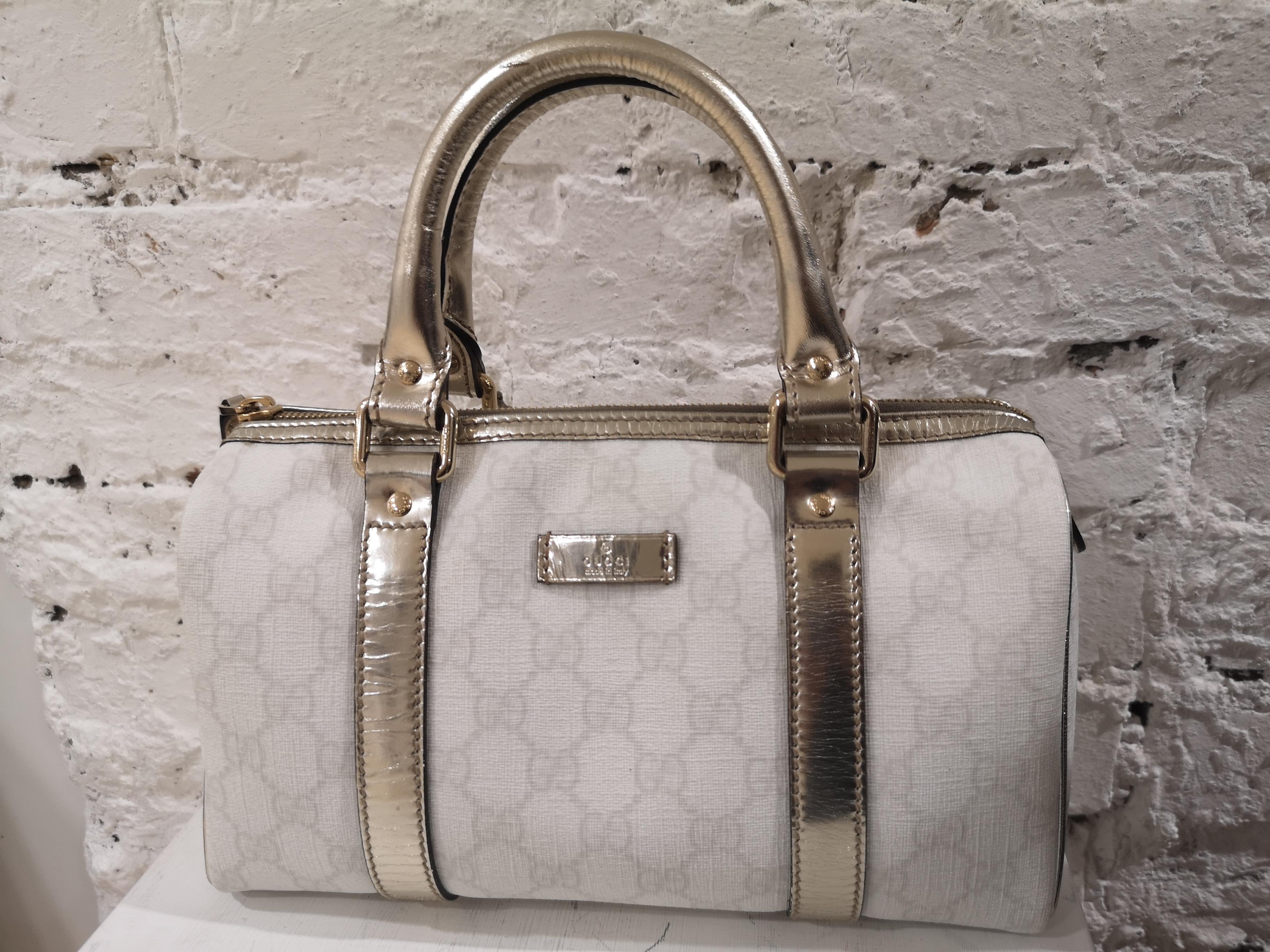 Gucci white gold leather hardware speedy case bag In Excellent Condition In Capri, IT
