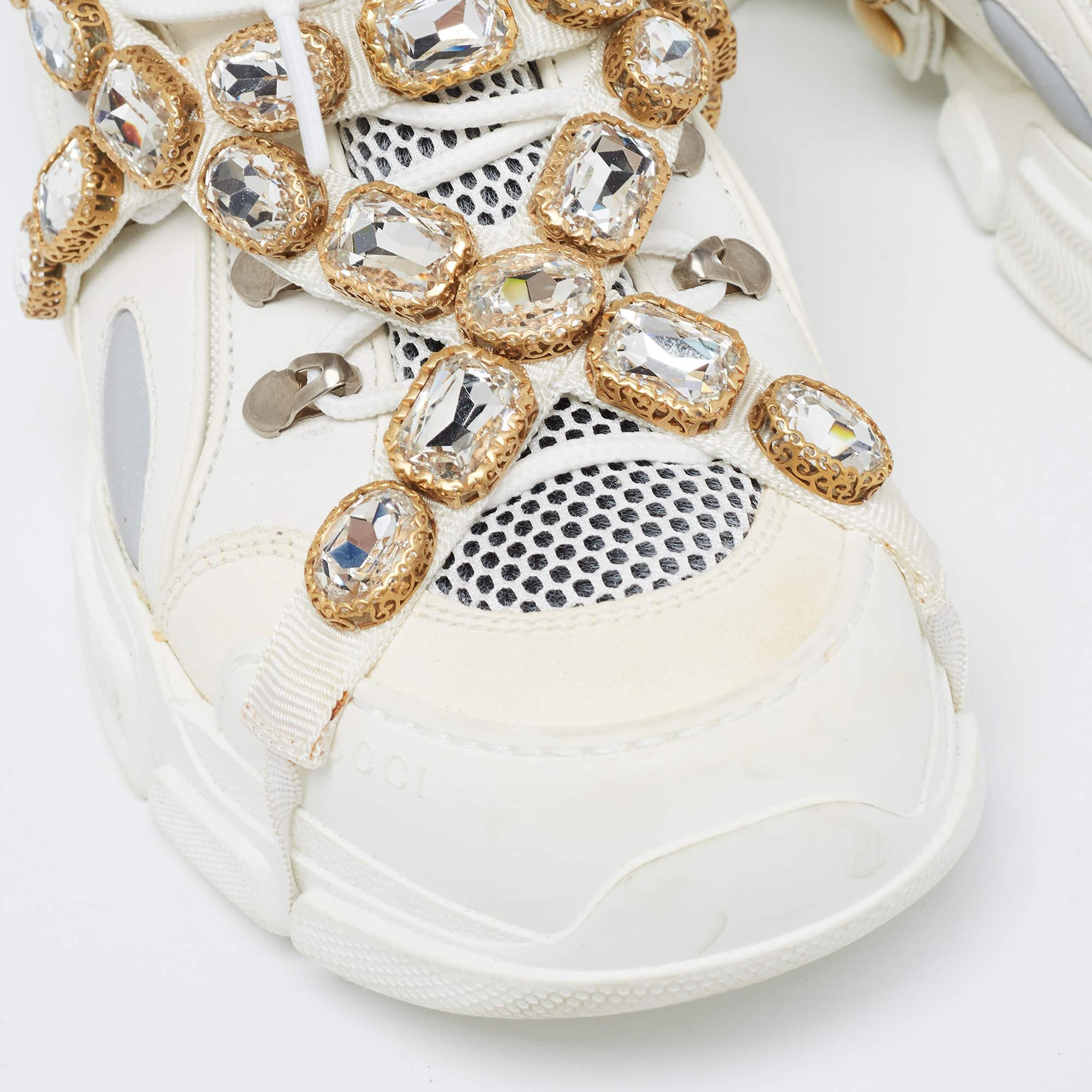 Gucci Flashtrek Turnschuhe aus weißem/grauem Mesh und Leder mit Kristallverzierung aus Leder Größe 40 im Angebot 2