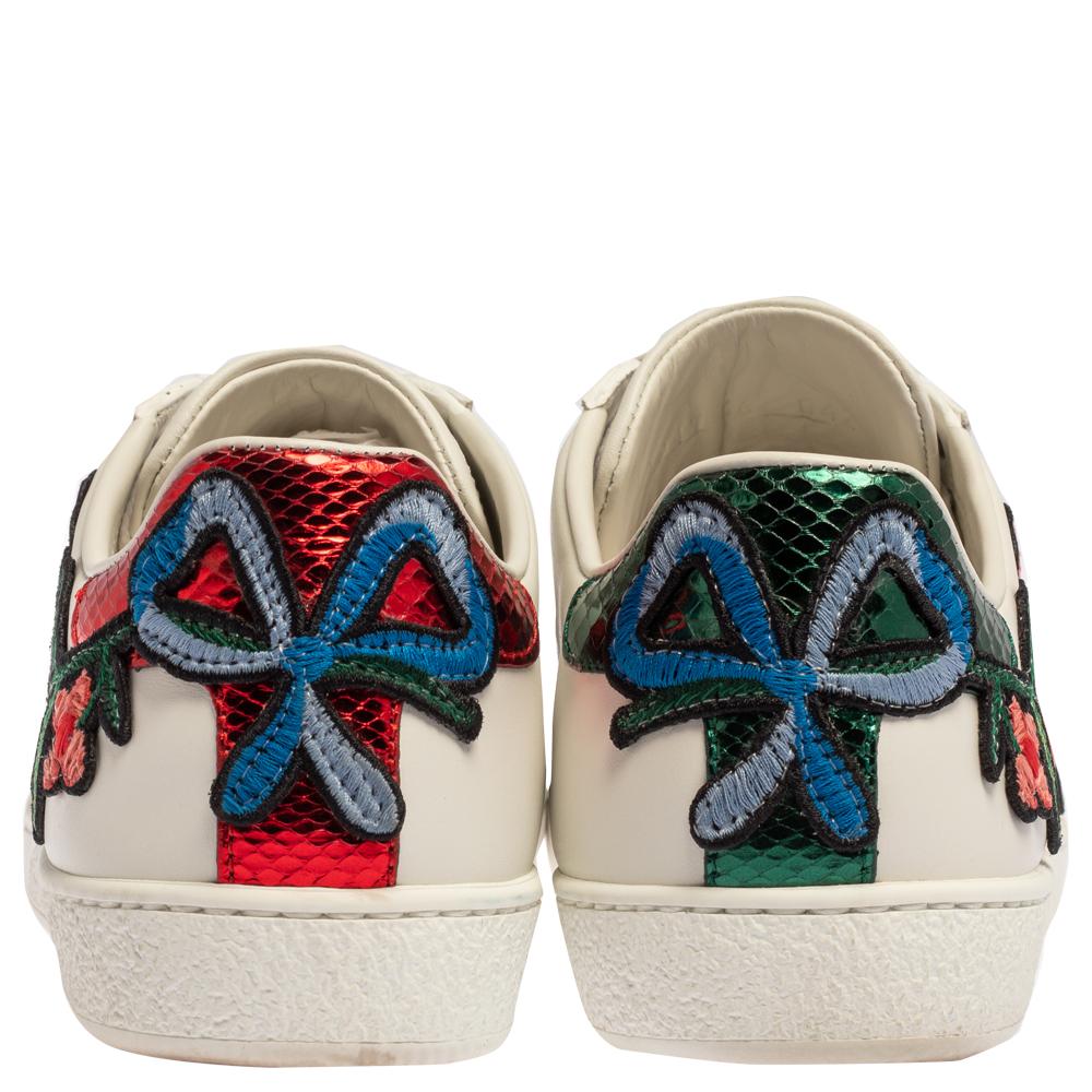Gucci White Leather Ace Floral-Embroidered Web Low Top Sneakers Size 36 In Good Condition In Dubai, Al Qouz 2