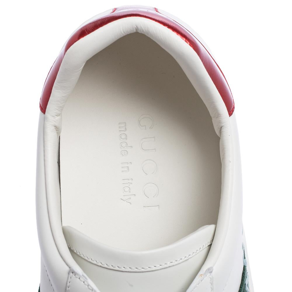 Gucci White Leather Ace Gucci Band Low-Top Sneakers Size 39.5 In New Condition In Dubai, Al Qouz 2