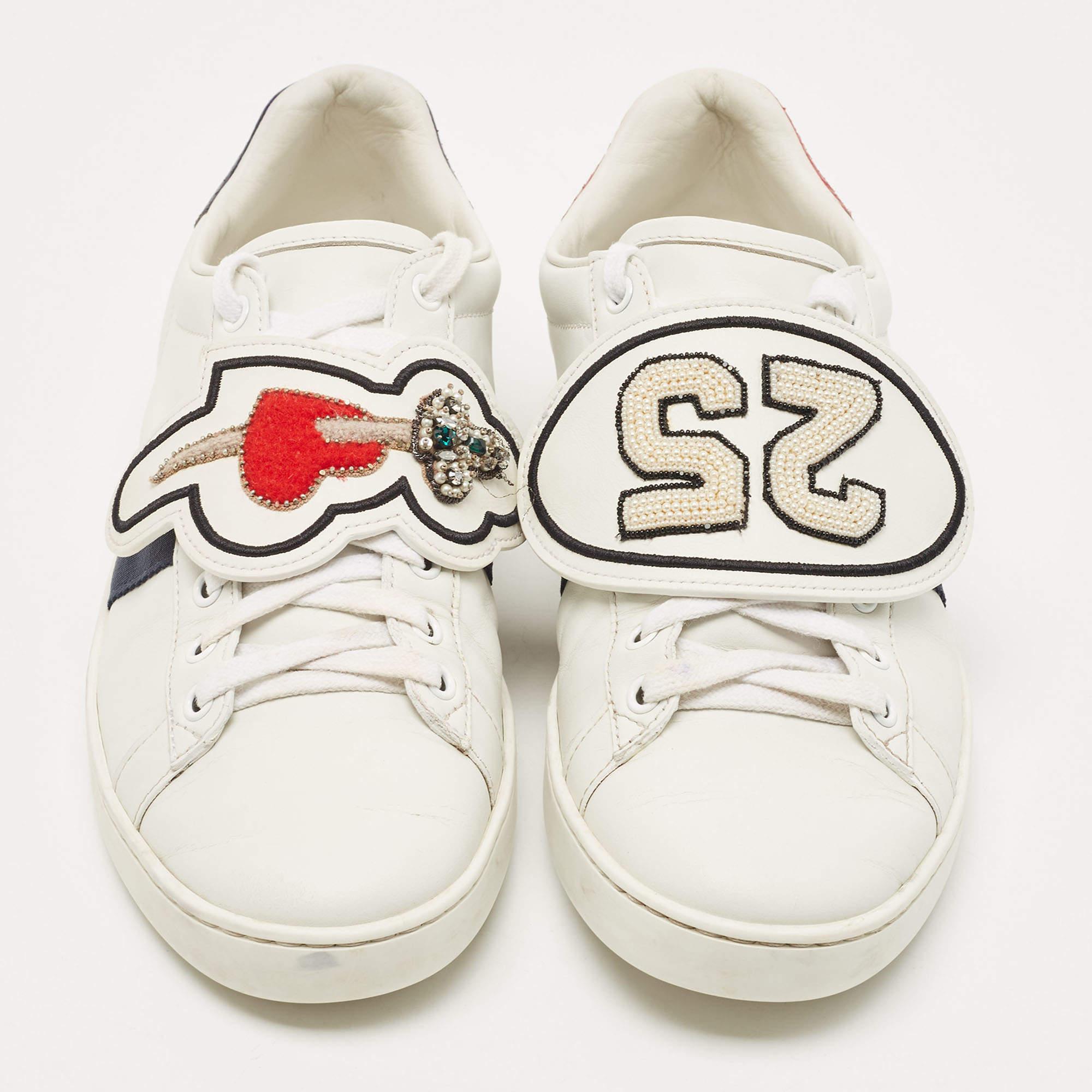 Gucci White Leather Ace Heart Arrow Web Low Top Sneakers Size 40 In Good Condition In Dubai, Al Qouz 2