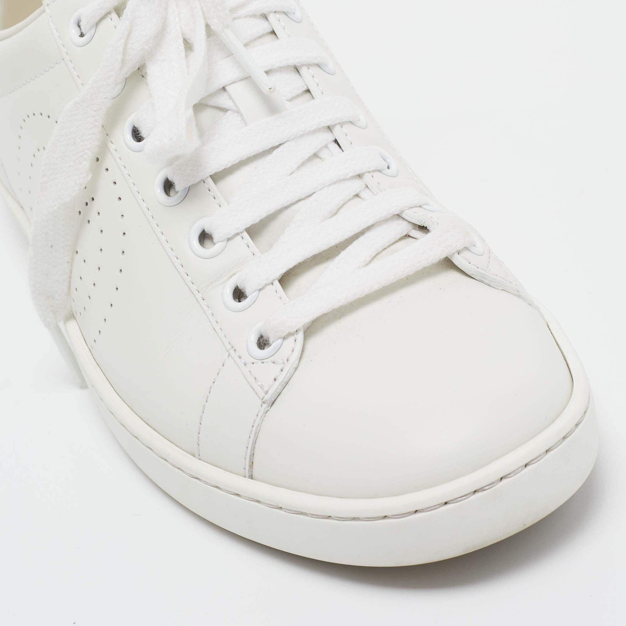 Gucci White Leather Ace Low Top Sneakers Size 36 In Good Condition For Sale In Dubai, Al Qouz 2
