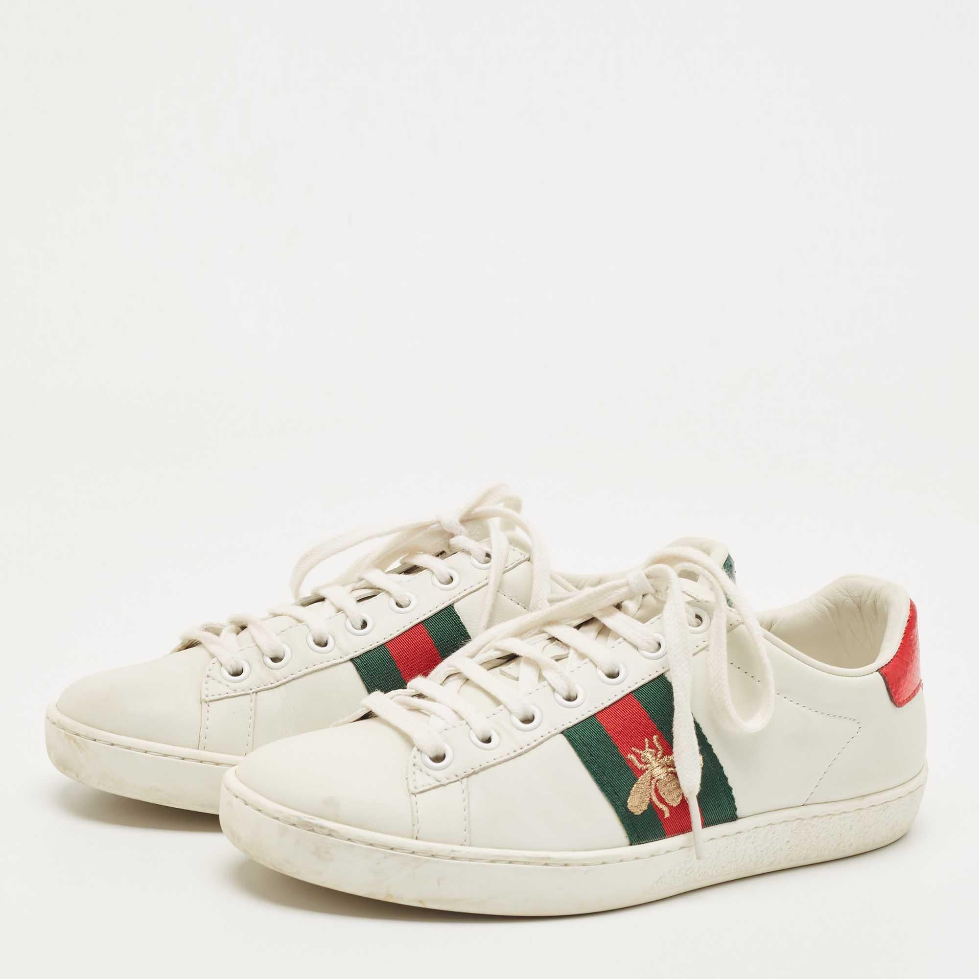 Elevate your footwear game with these Gucci sneakers. Combining high-end aesthetics and unmatched comfort, these sneakers are a symbol of modern luxury and impeccable taste.

