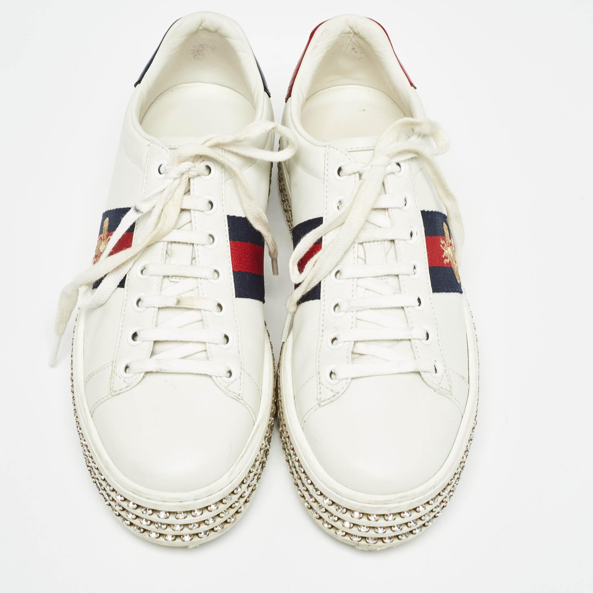 Gucci Weiße Ace Web Turnschuhe aus Leder Größe 37 im Zustand „Gut“ in Dubai, Al Qouz 2
