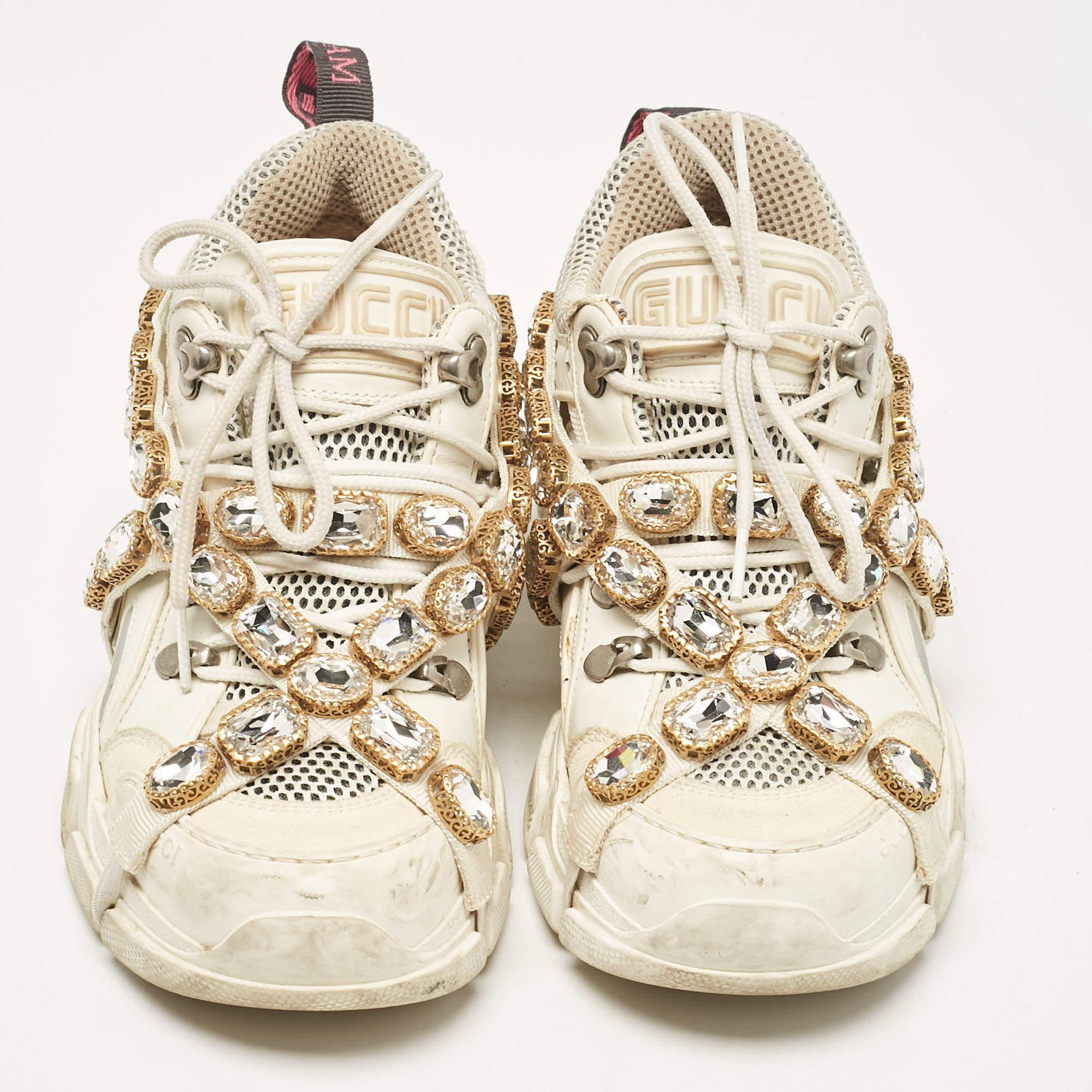 Gucci White Leather and Mesh Flashtrek Chunky Sneakers Size 37 In Fair Condition For Sale In Dubai, Al Qouz 2