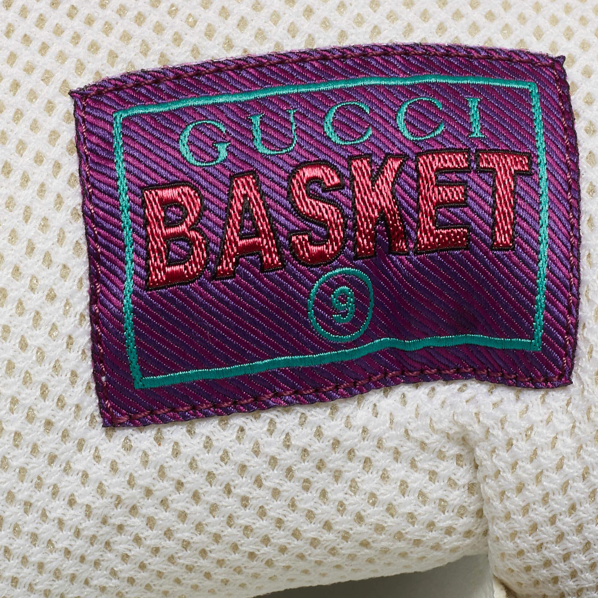 Sneakers alte da basket in pelle bianca di Gucci in vendita 3