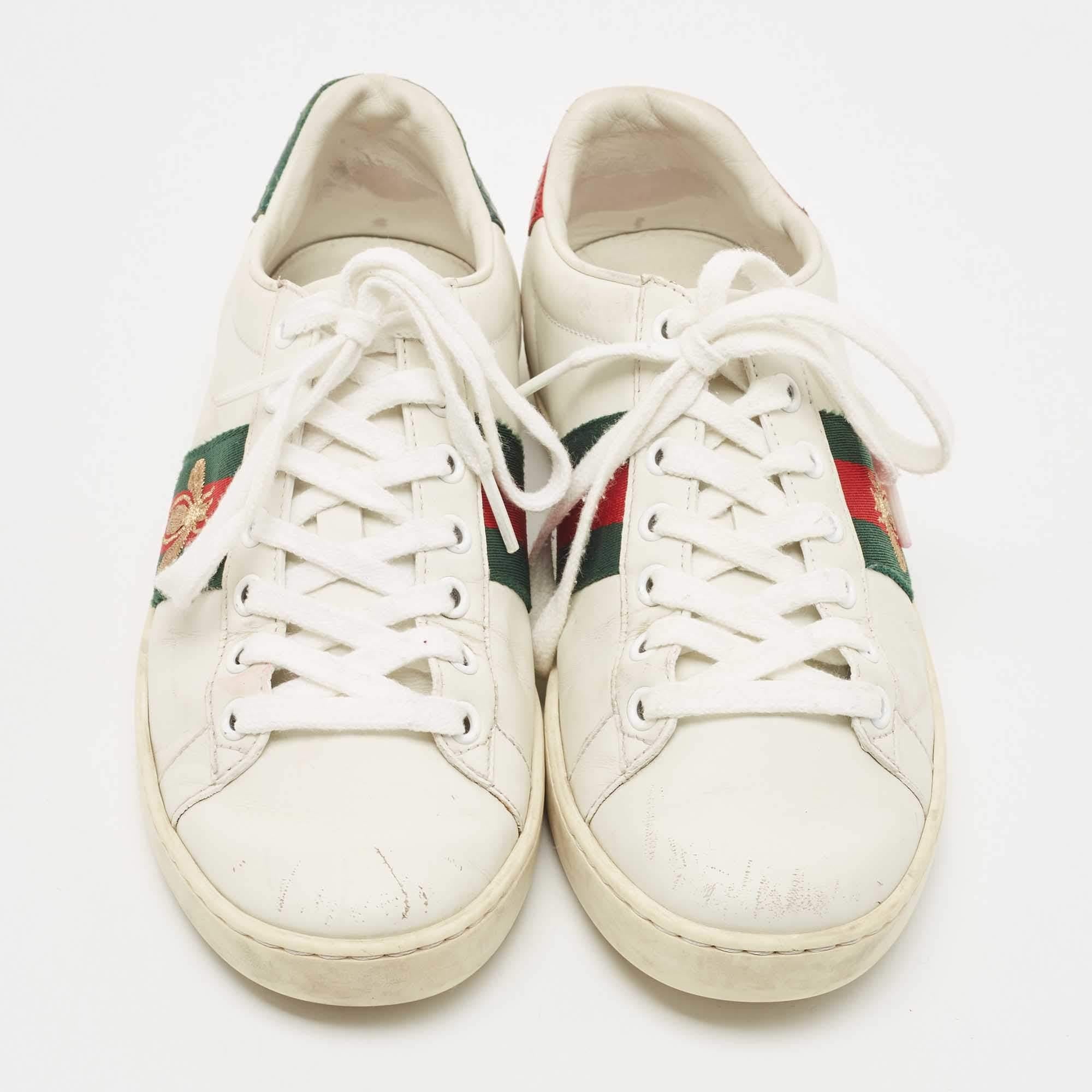 Gucci White Leather Bee Embroidered Ace Sneakers Size 35.5 In Excellent Condition In Dubai, Al Qouz 2