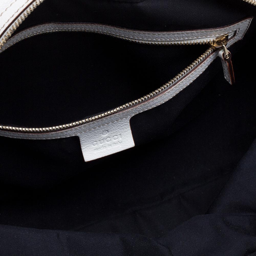 Grigio Gucci Borsa Capri Chain in pelle bianca