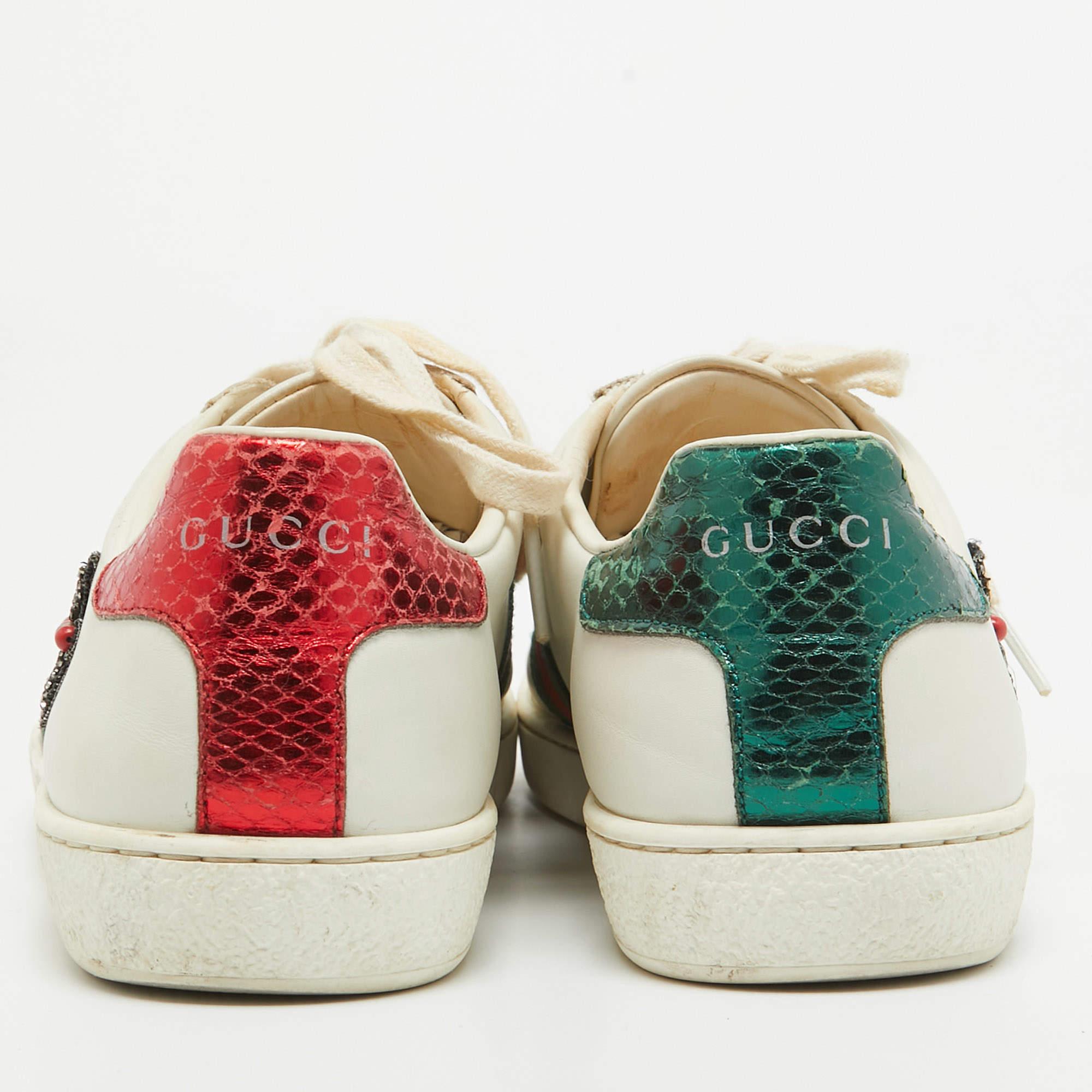 Gucci Weiße Leder verzierte Arrow Ace Turnschuhe mit Pfeil Größe 37 im Angebot 1