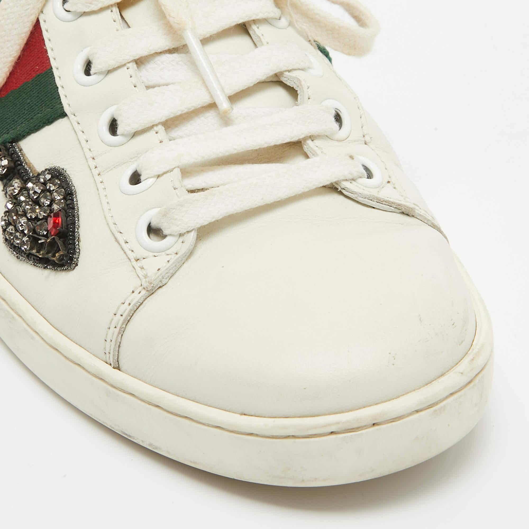 Gucci Weiße Leder verzierte Arrow Ace Turnschuhe mit Pfeil Größe 37 im Angebot 3