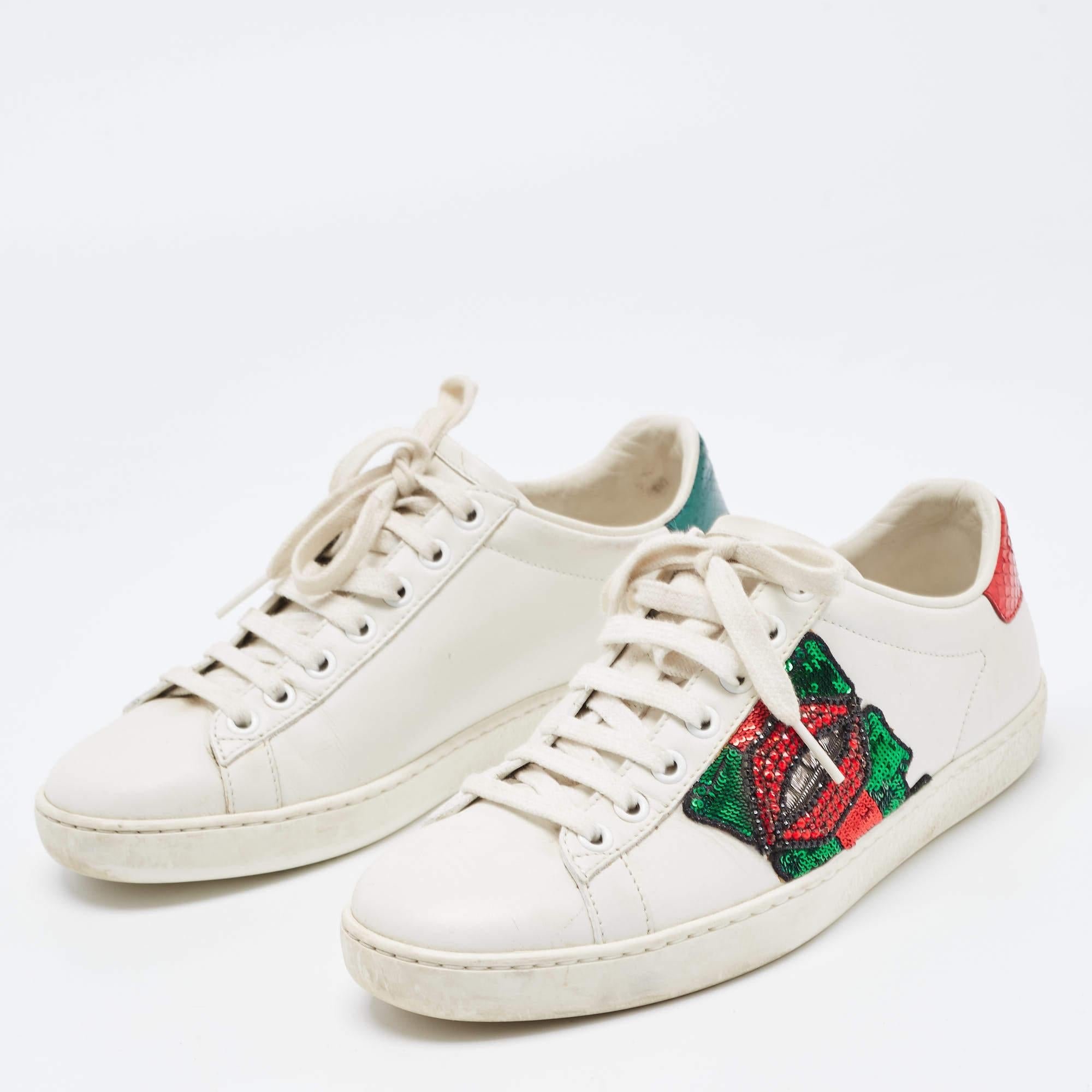Gucci White Leather Embellished Lip Ace Sneakers Size 36 In Good Condition For Sale In Dubai, Al Qouz 2
