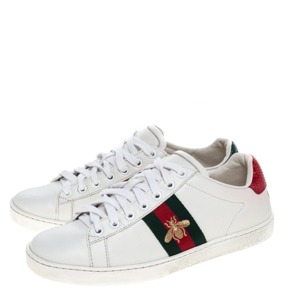 Gucci White Leather Embroidered Bee Ace Low-Top Sneakers Size 37 In Fair Condition In Dubai, Al Qouz 2