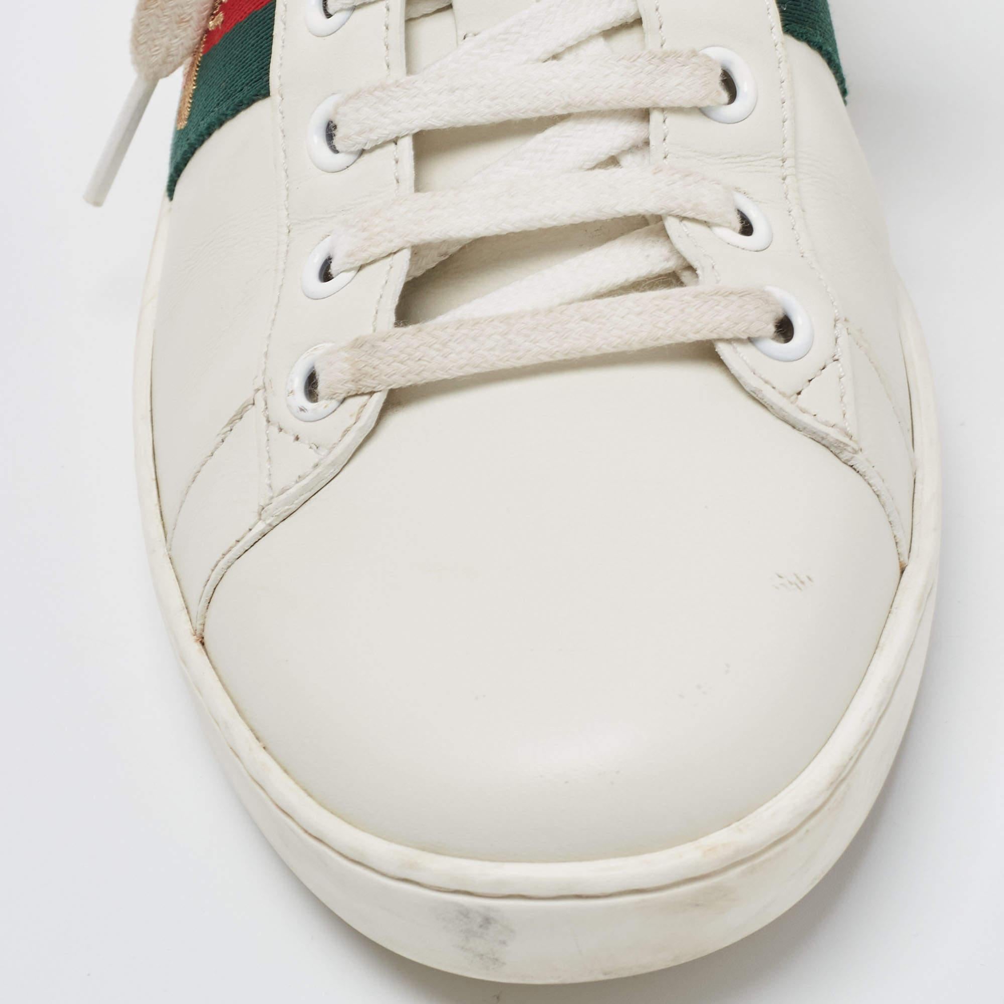 Gucci White Leather Embroidered Bee Ace Sneakers In Good Condition In Dubai, Al Qouz 2