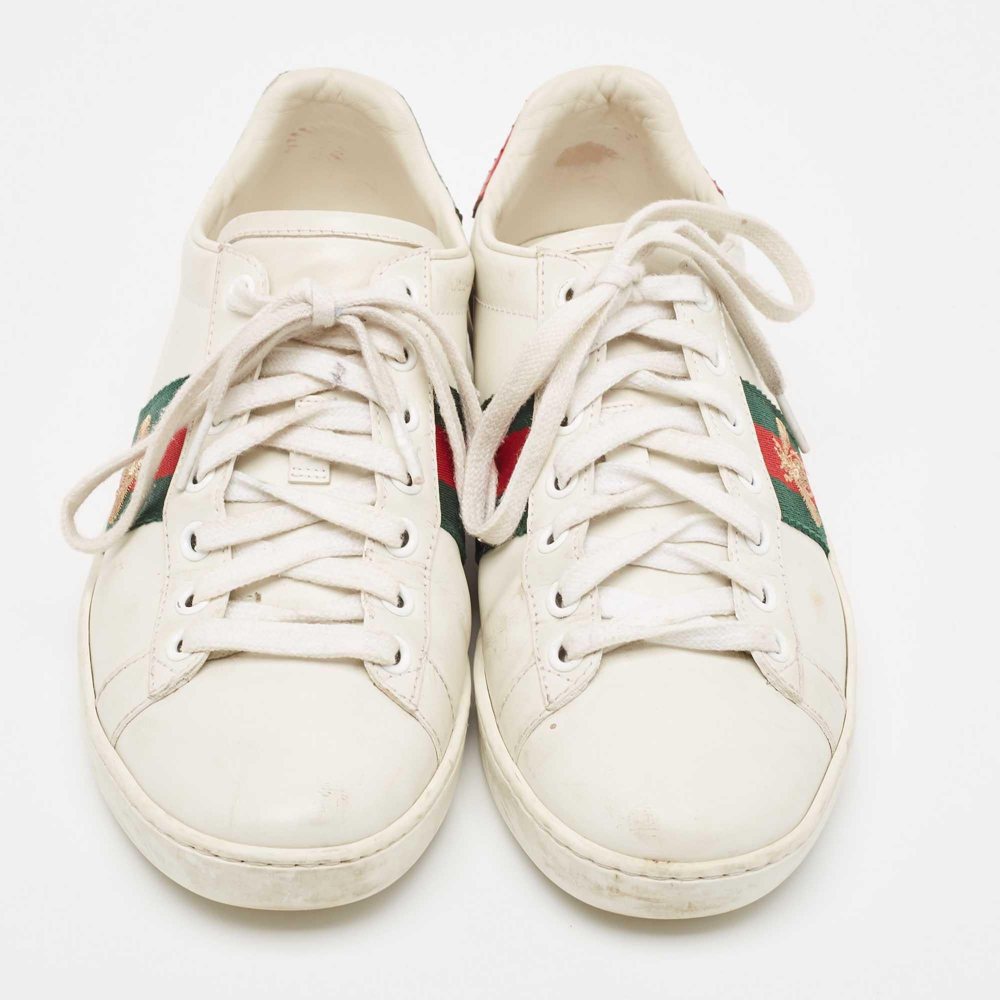 Gucci White Leather Embroidered Bee Ace Sneakers Size 36 In Fair Condition For Sale In Dubai, Al Qouz 2