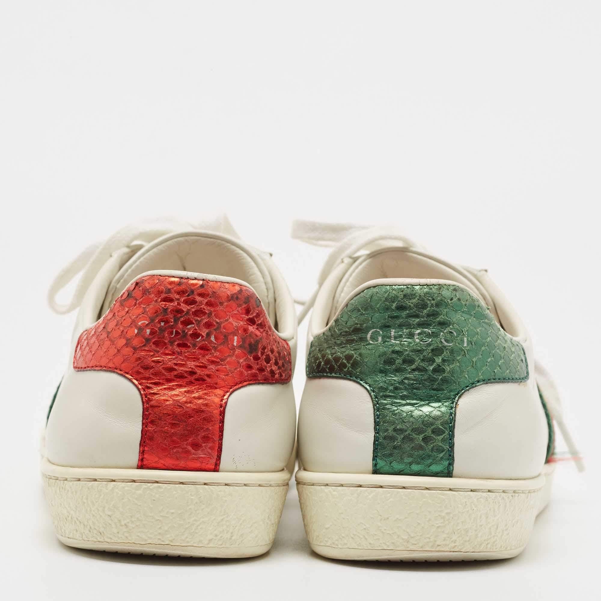 Gucci White Leather Embroidered Bee Ace Sneakers Size 37.5 In Good Condition For Sale In Dubai, Al Qouz 2