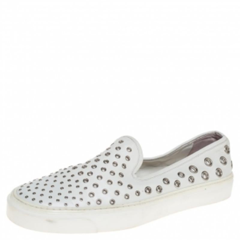 These Gucci slip-on sneakers may just be your ideal everyday shoes. You can just slip them on and be sure that you will be comfortable. They feature eyelet embellishments on the exterior and are finished with rubber soles.
