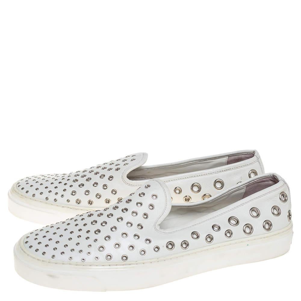 Gucci White Leather Eyelet Embellished Slip On Sneakers Size 38.5 In Fair Condition For Sale In Dubai, Al Qouz 2