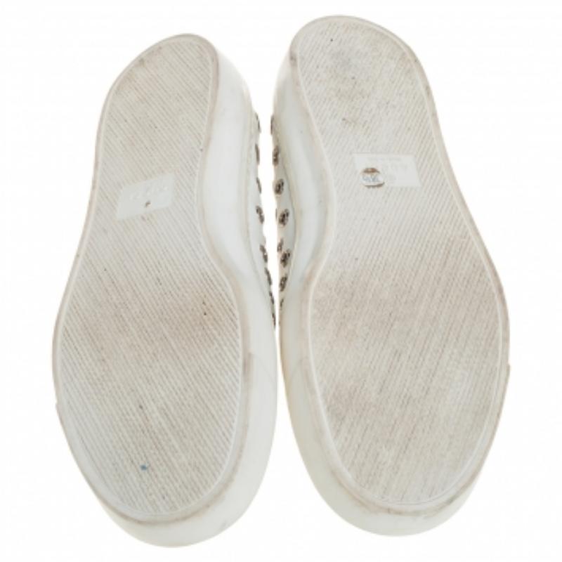 Gucci White Leather Eyelet Embellished Slip On Sneakers Size 38.5 For Sale 2