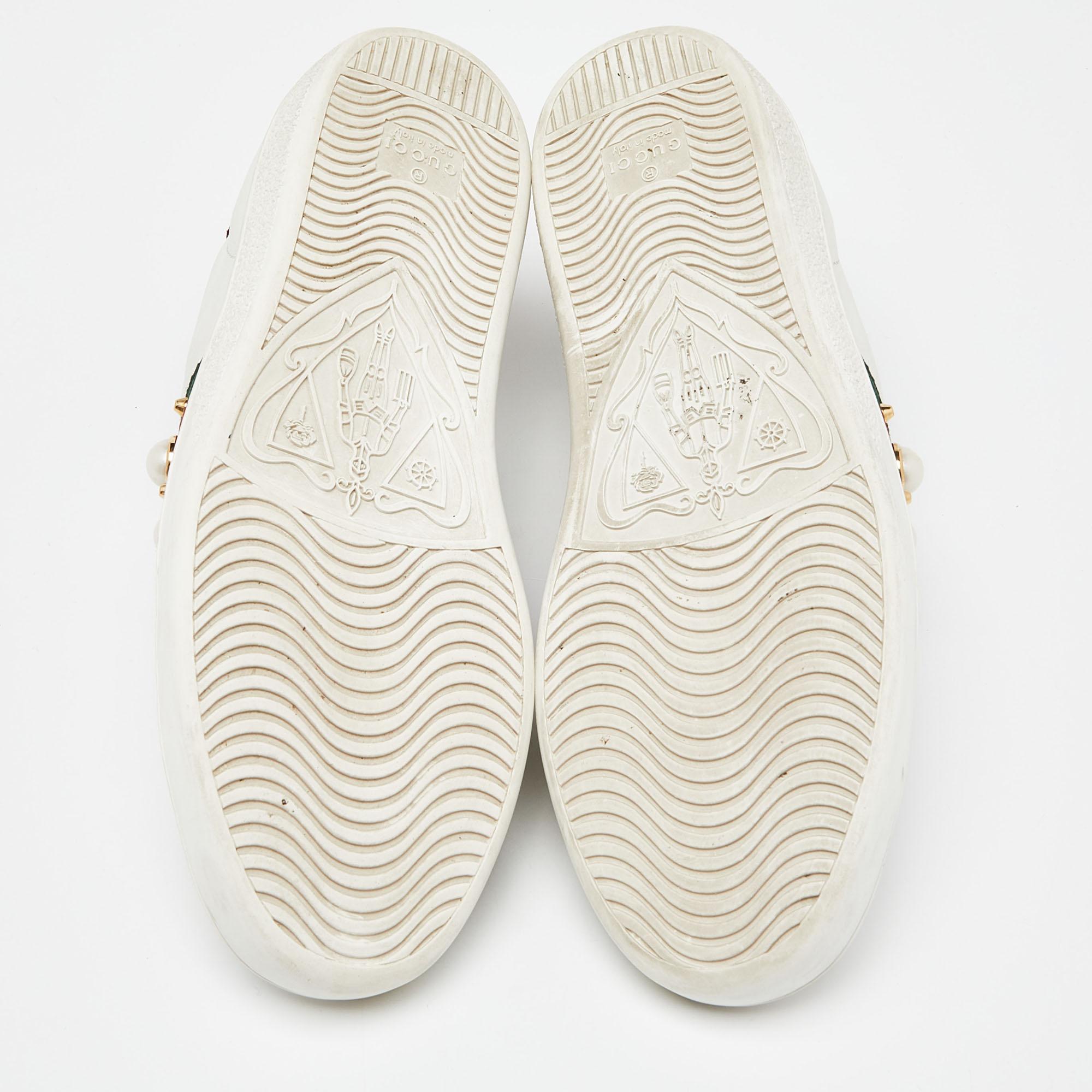 Gucci White Leather Faux Pearl and Spike Embellished Ace Sneakers Size 38 For Sale 3