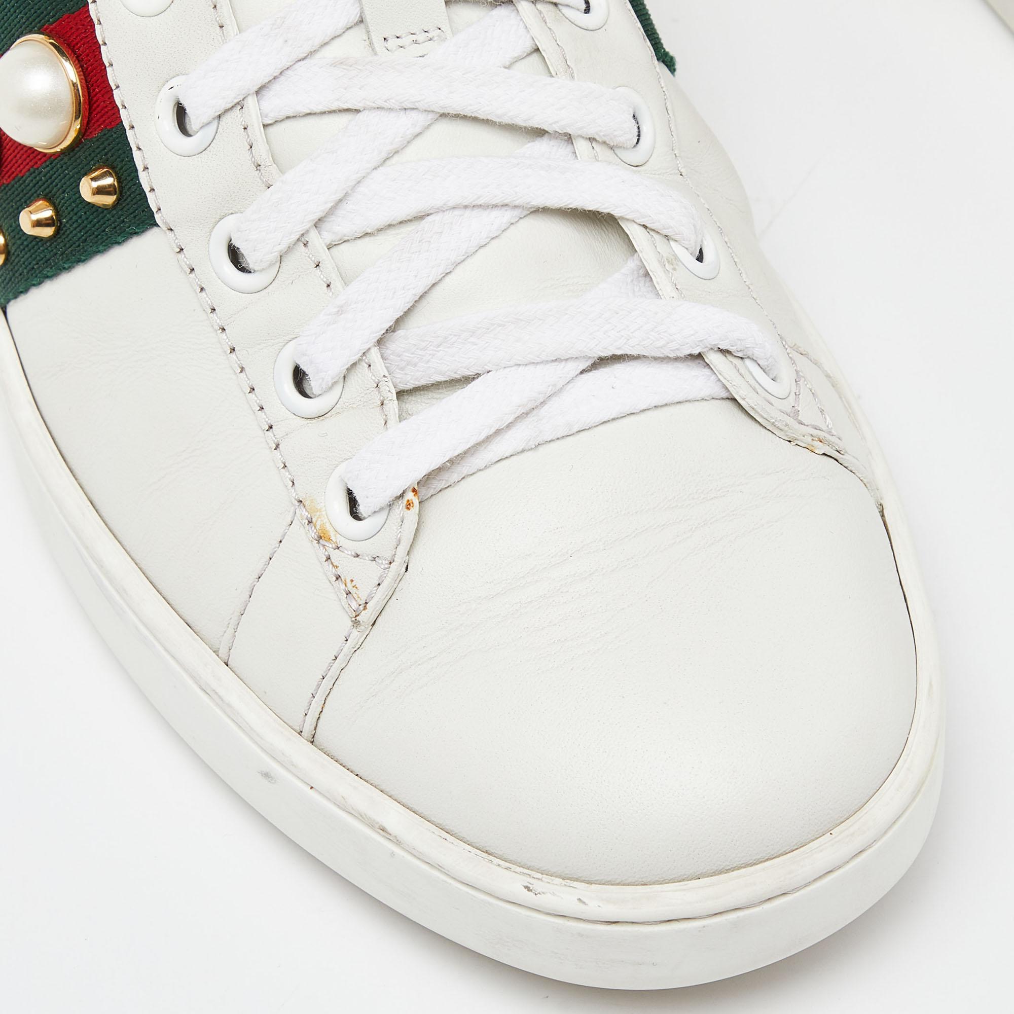 Gucci White Leather Faux Pearl and Spike Embellished Ace Sneakers Size 38 For Sale 5