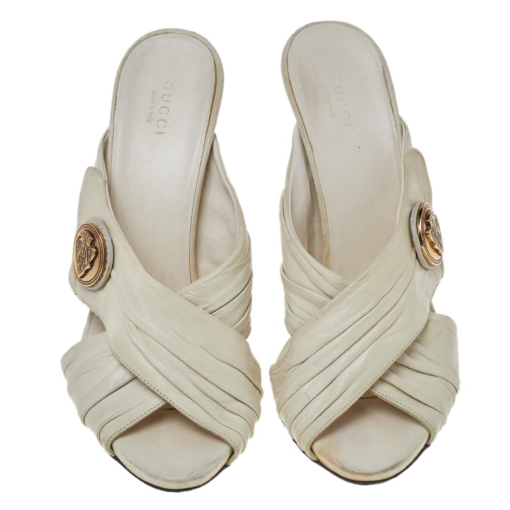 Gucci Hysteria Cross Slide Sandalen aus weißem Leder Größe 39 Damen im Angebot