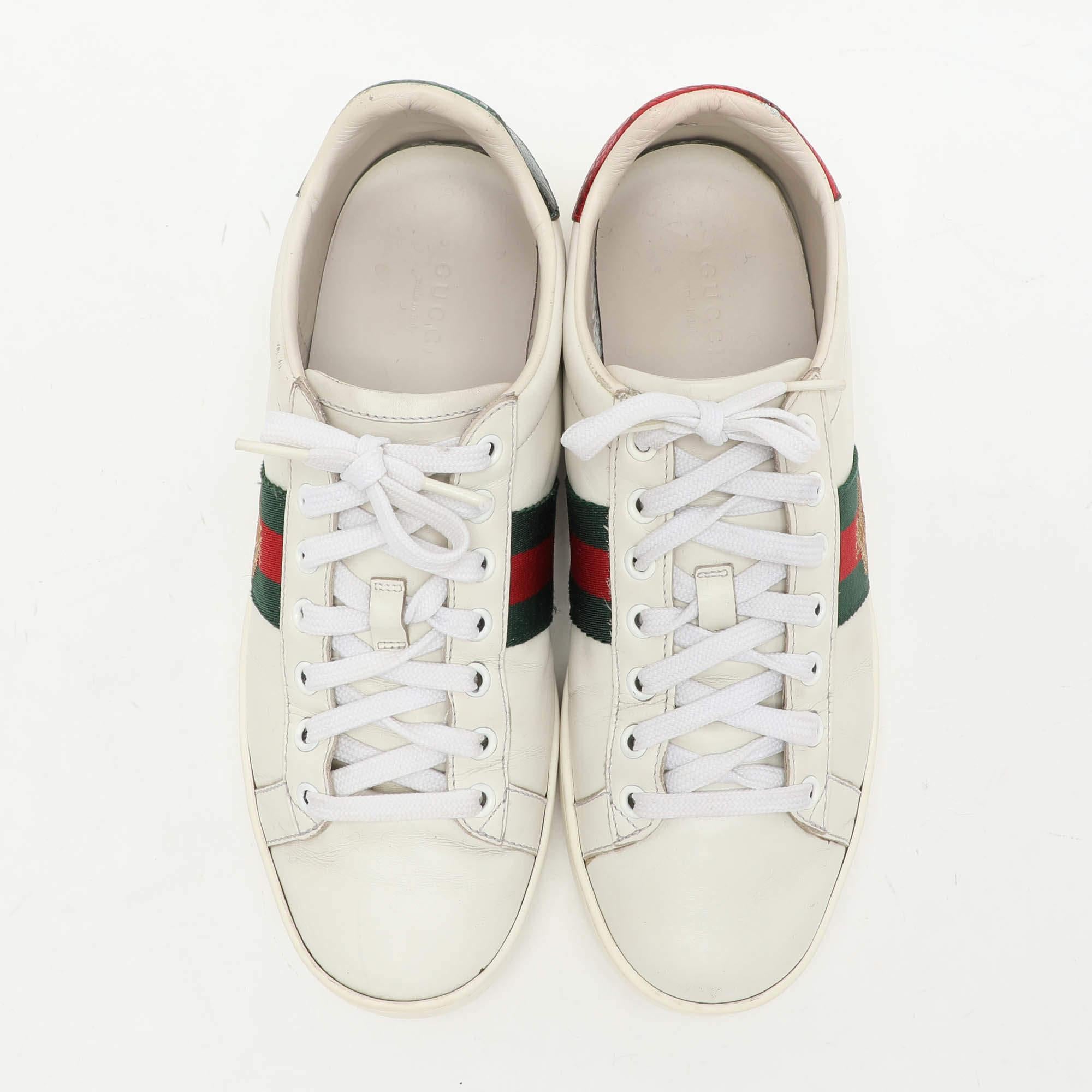 Coming in a classic silhouette these designer sneakers are a seamless combination of luxury comfort and style. These sneakers are designed with signature details and comfortable insoles.