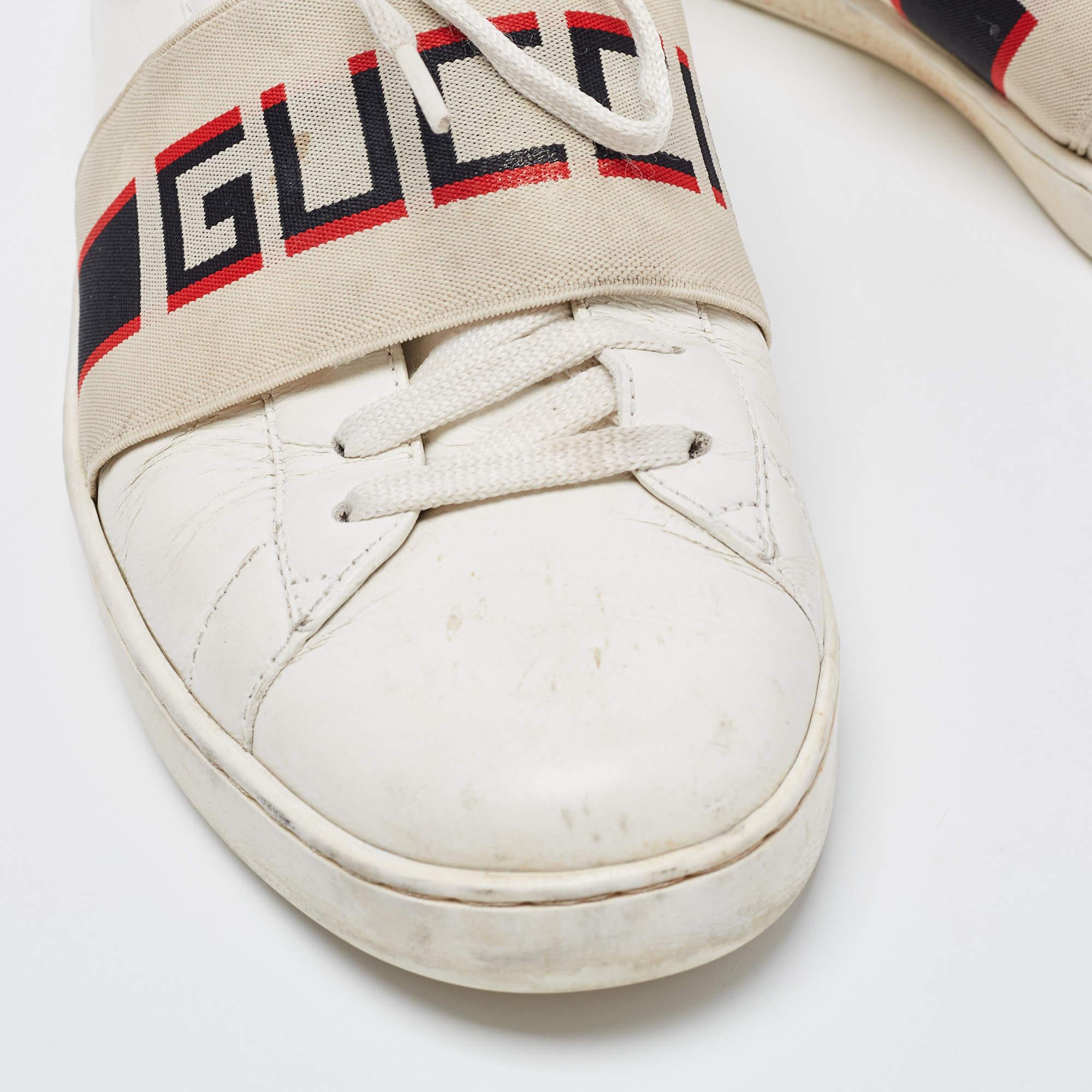 Gucci Sneakers Ace in pelle bianca con banda logo taglia 41.5 In condizioni discrete in vendita a Dubai, Al Qouz 2