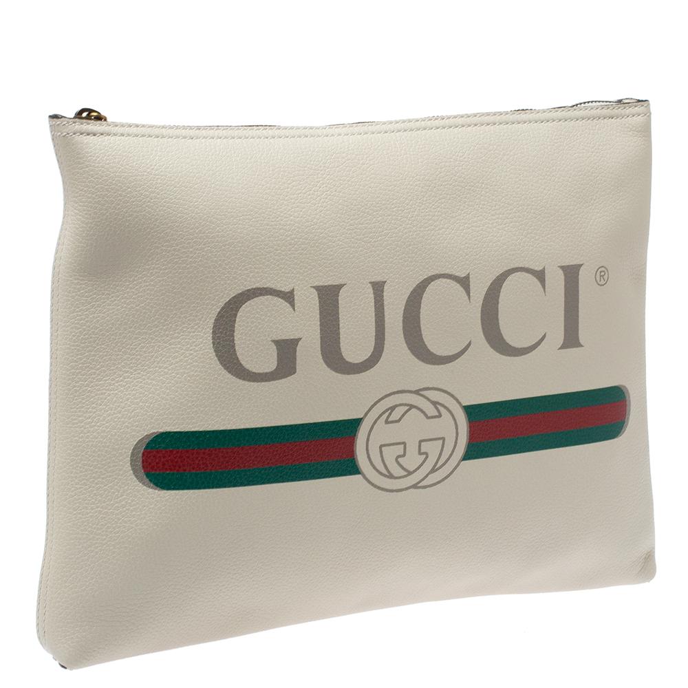 Gucci White Leather Logo Porforlio Pouch In New Condition In Dubai, Al Qouz 2