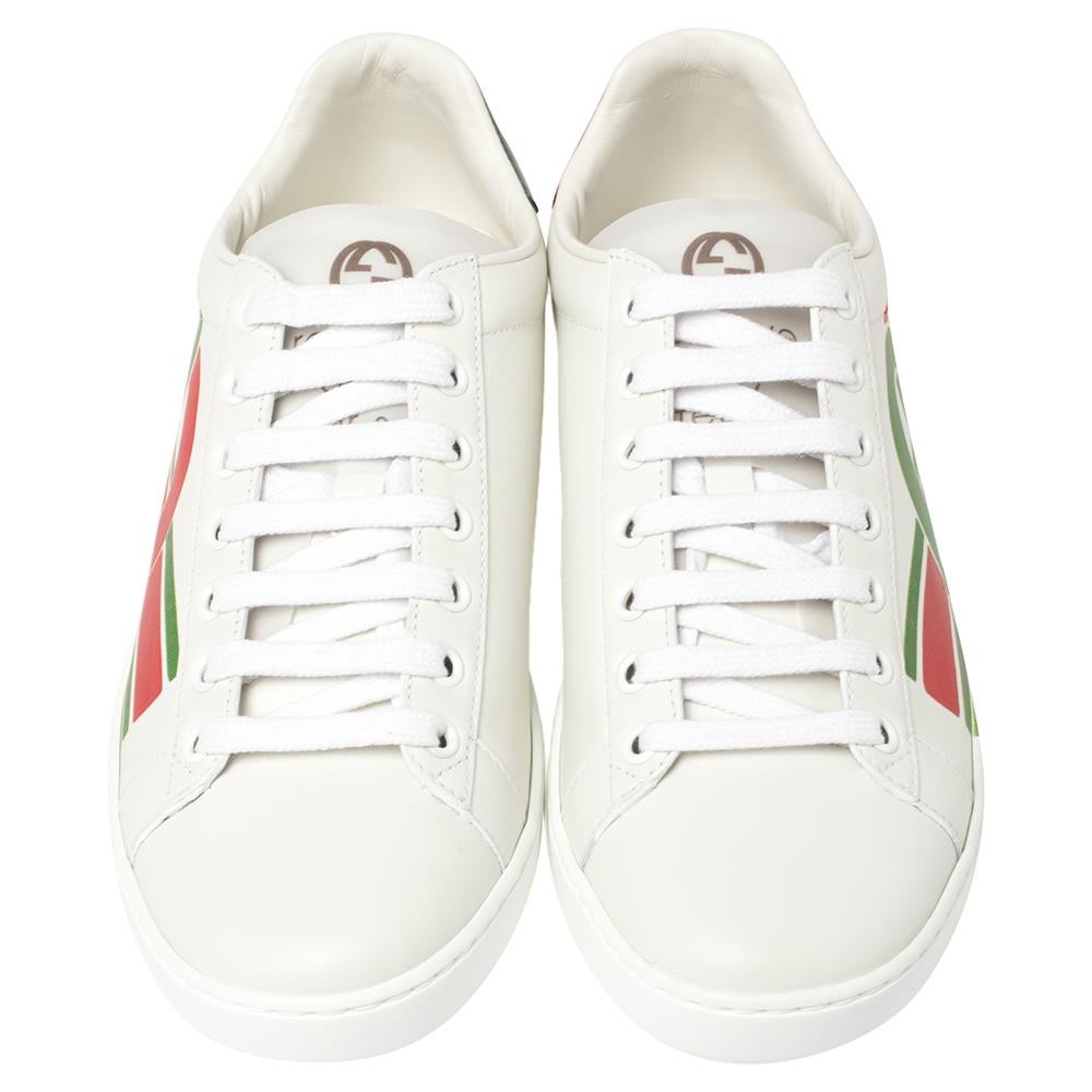Bringing both ease and fashion in full are these Gucci sneakers. They feature a leather body enhanced with lace-ups on the uppers and signature elements in eye-catching tones. Wear them on long days for a great style without compromising on the
