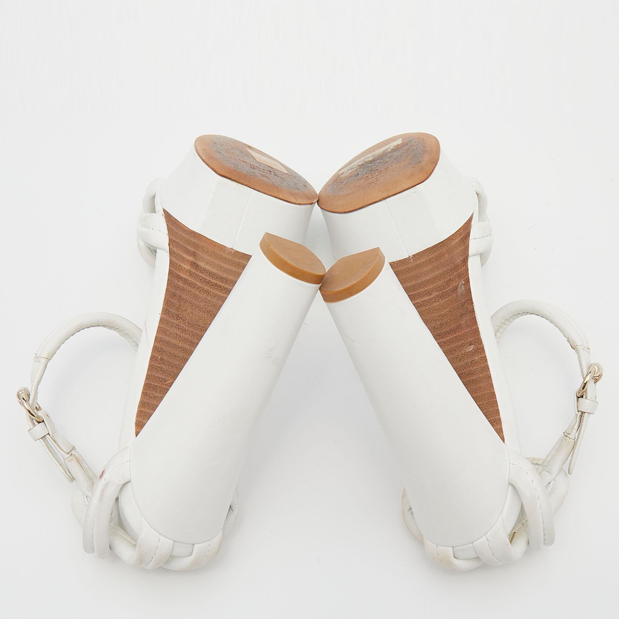Gucci White Leather Orchid Twist Detail Platform Ankle Strap Sandals Size 38 In Good Condition In Dubai, Al Qouz 2