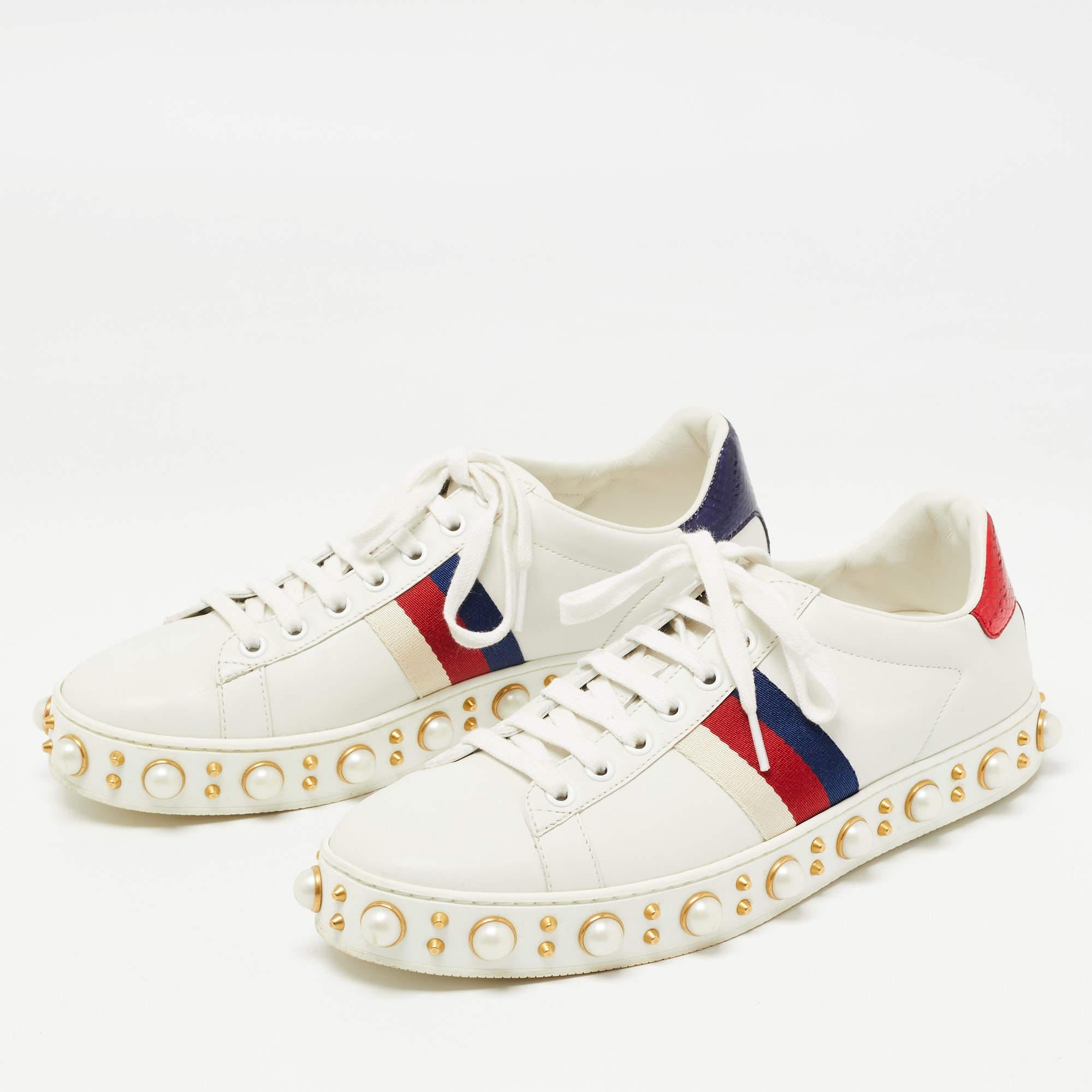 Gucci Sneakers New Ace in pelle bianca impreziosita da perle