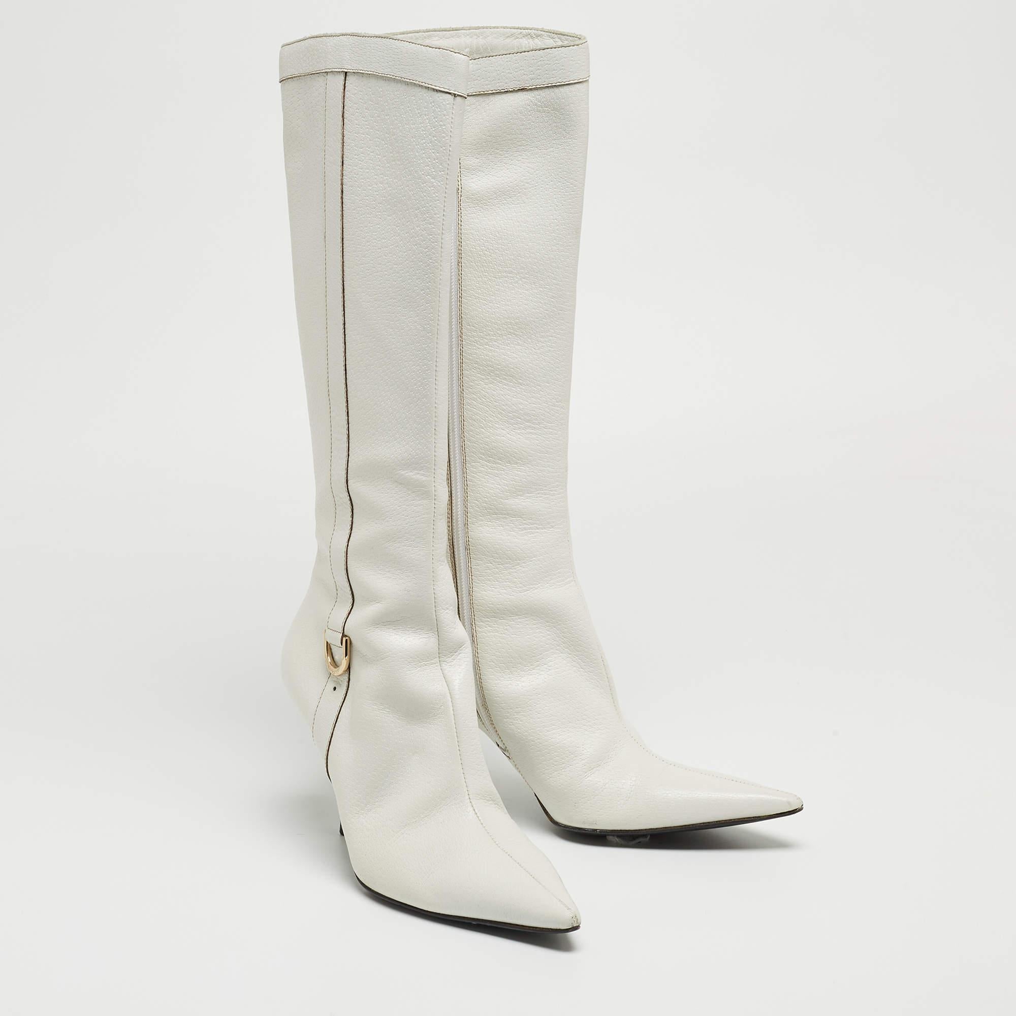 Gucci White Leather Pointed Toe Knee Length Boots Size 41 In Good Condition For Sale In Dubai, Al Qouz 2