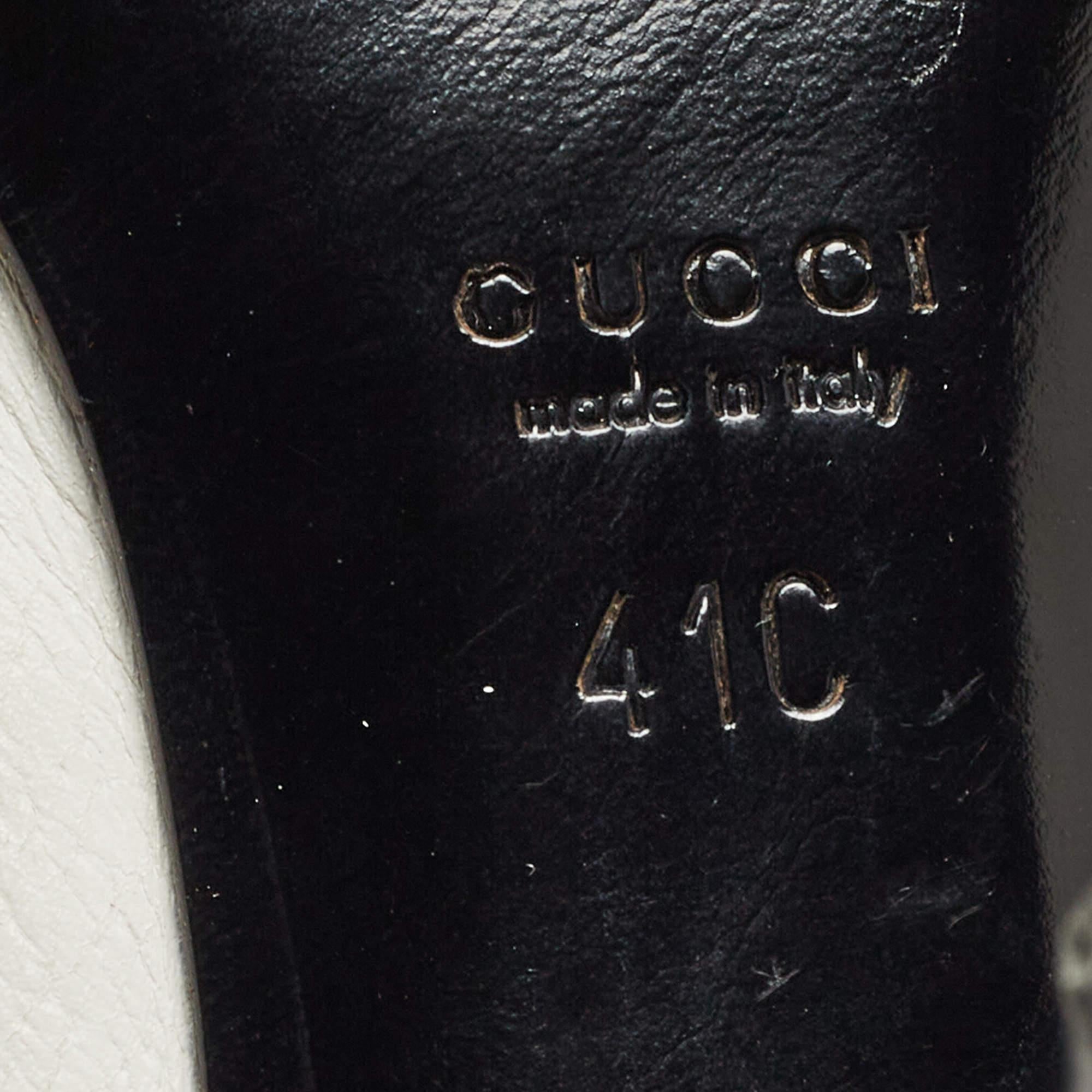 Gucci Weiße knielange Stiefel aus Leder mit spitzer Zehe Größe 41 im Angebot 2