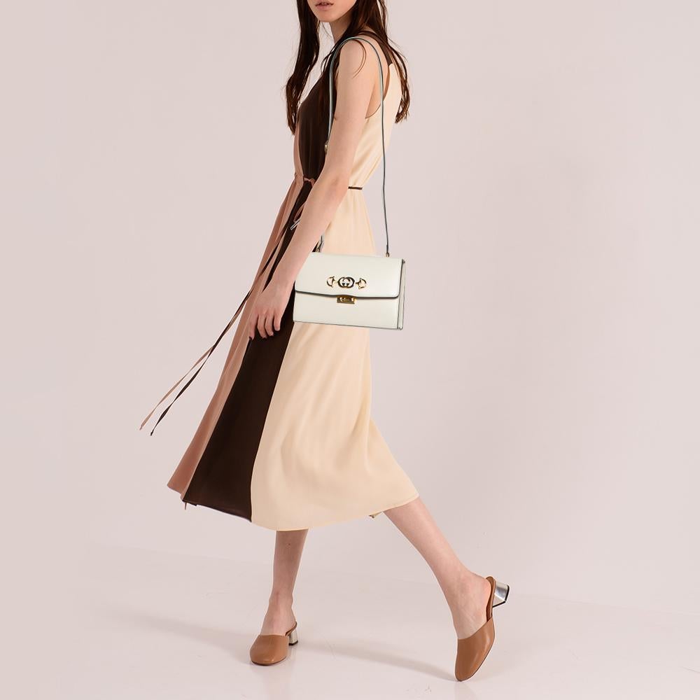 gucci small zumi shoulder bag in white