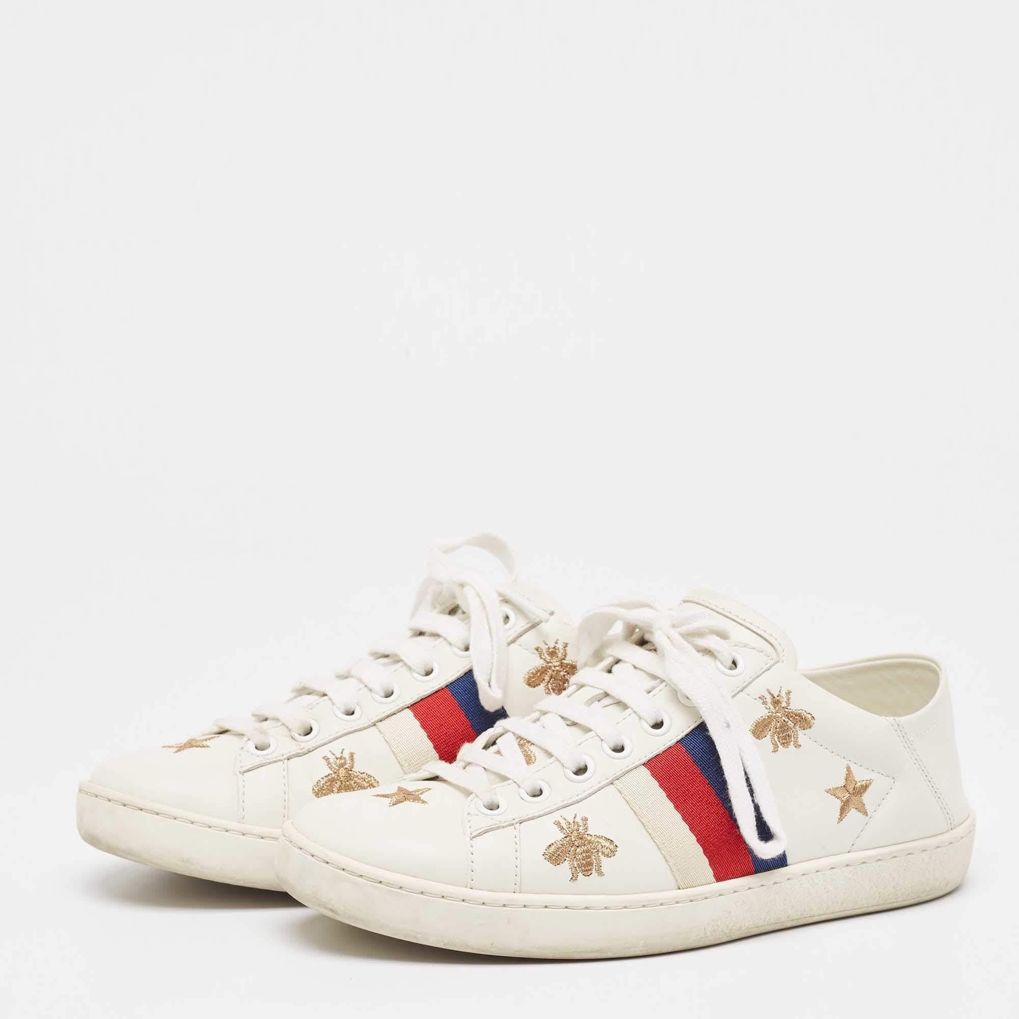 Entra nel lusso della moda con queste sneakers di Gucci. Queste scarpe di alta qualità offrono una miscela armoniosa di stile e comfort, perfetta per chi esige raffinatezza a ogni passo.