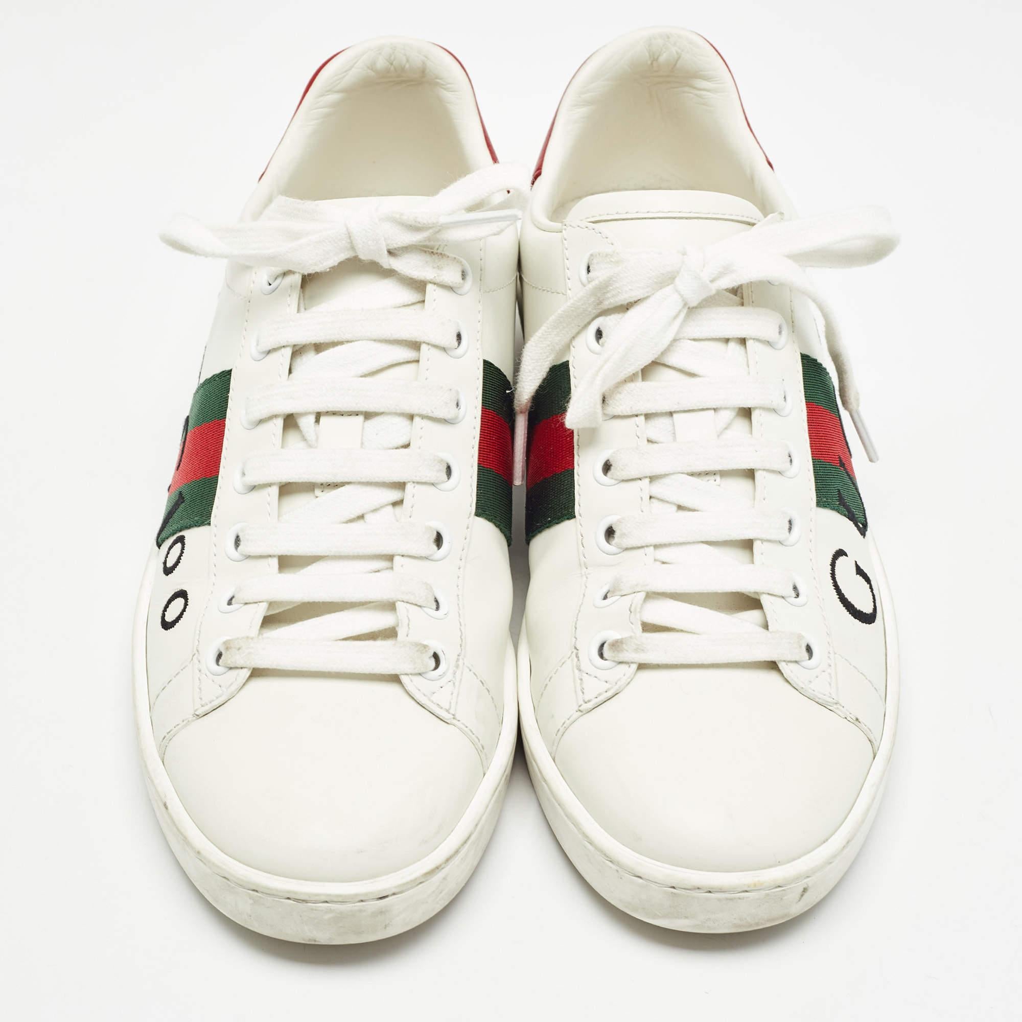 Gucci White Leather Web  Ace Low Top Sneakers Size 37 In Good Condition For Sale In Dubai, Al Qouz 2